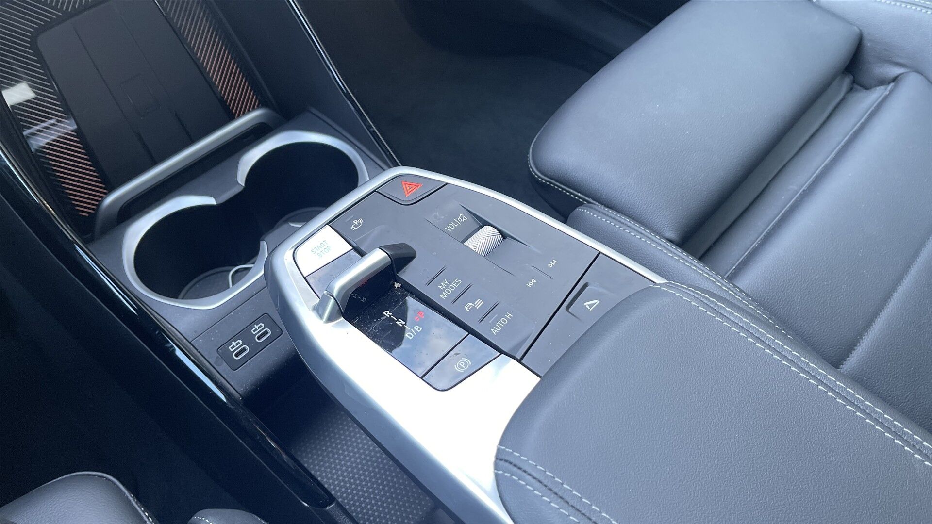 Billede af BMW iX1 xDrive30 Fully Charged 4x4 313HK 5d Aut.