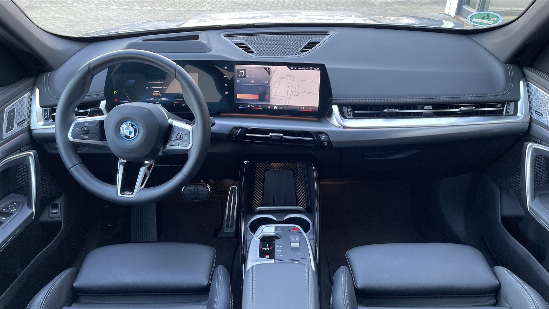 Billede af BMW iX1 xDrive30 Fully Charged 4x4 313HK 5d Aut.