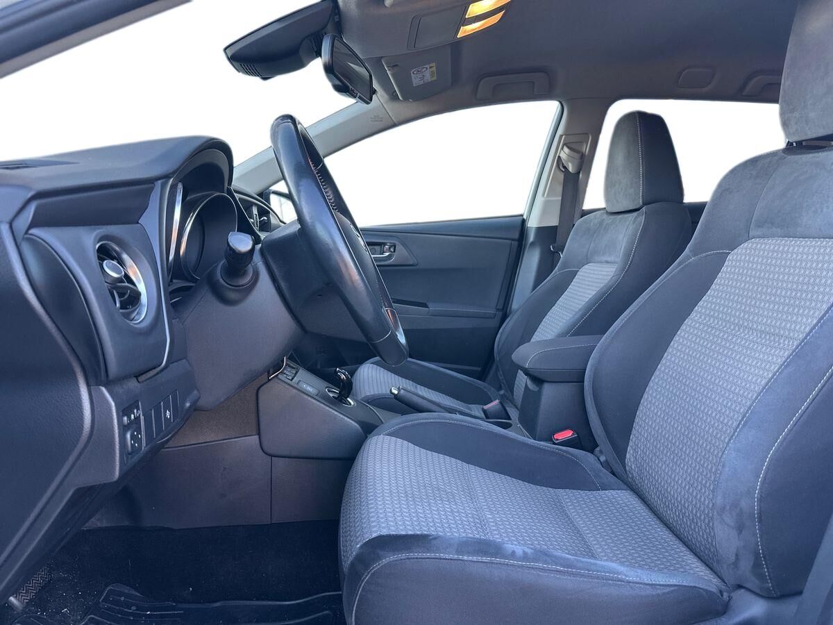 Billede af Toyota Auris Touring Sports 1,8 Hybrid H2 Selected 136HK Stc Aut.