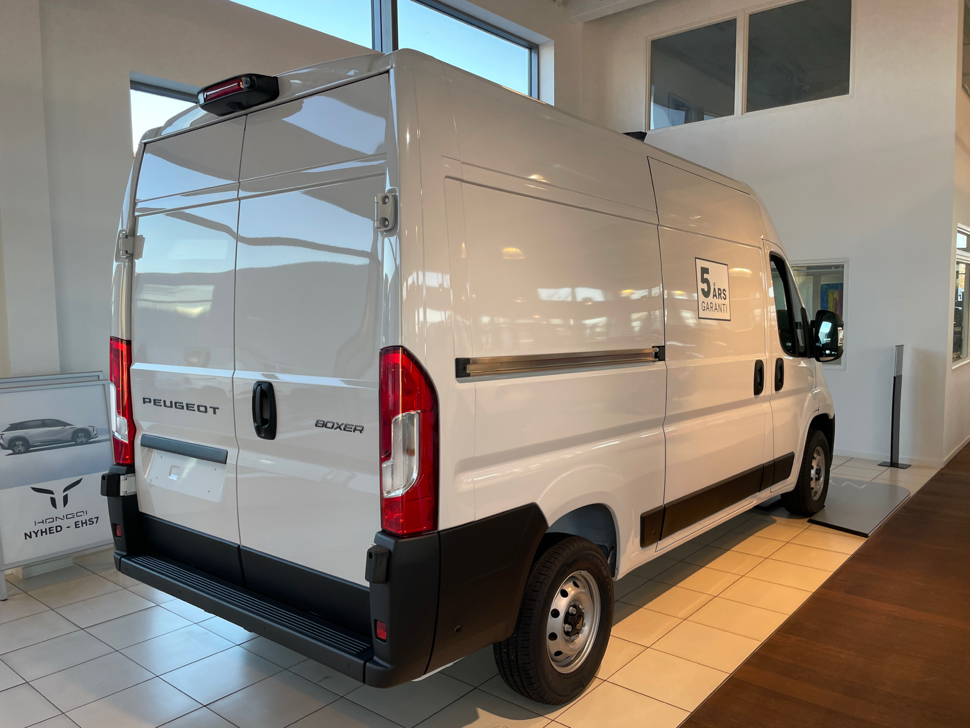 Billede af Peugeot Boxer 333 L2H2 2,2 BlueHDi Premium 140HK Van 6g