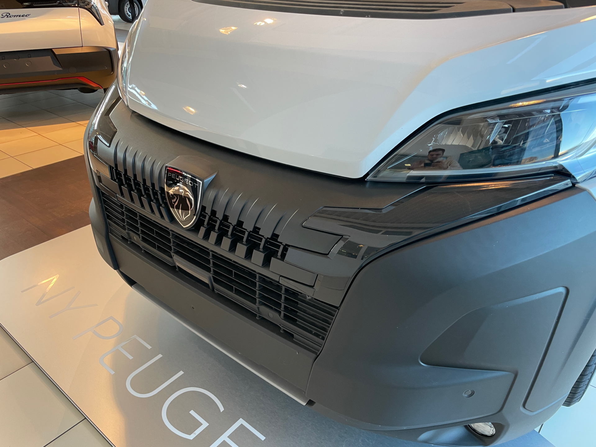 Billede af Peugeot Boxer 333 L2H2 2,2 BlueHDi Premium 140HK Van 6g