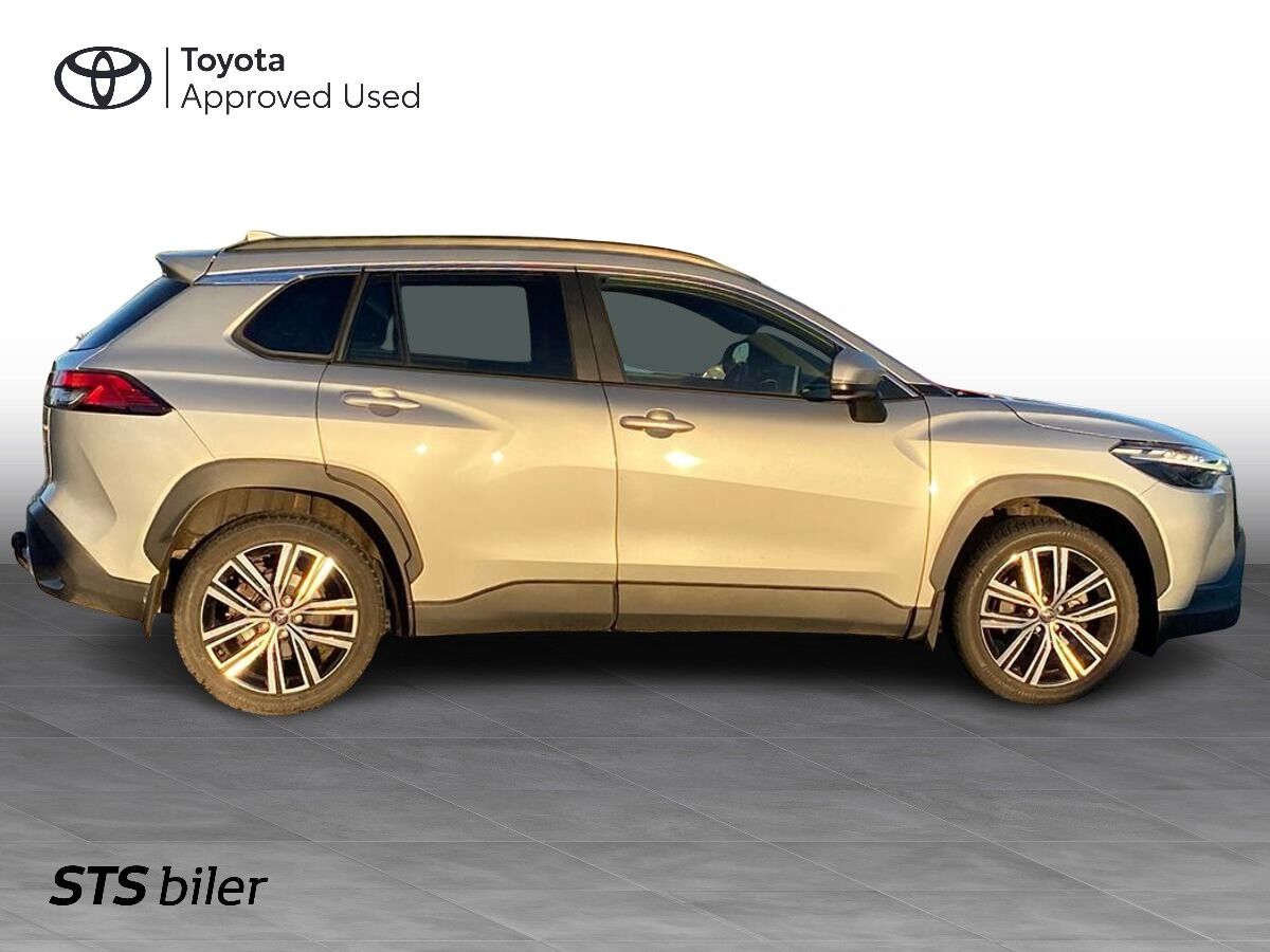 Billede af Toyota Corolla Cross 2,0 Hybrid Style Comfort E-CVT 197HK 5d Aut.