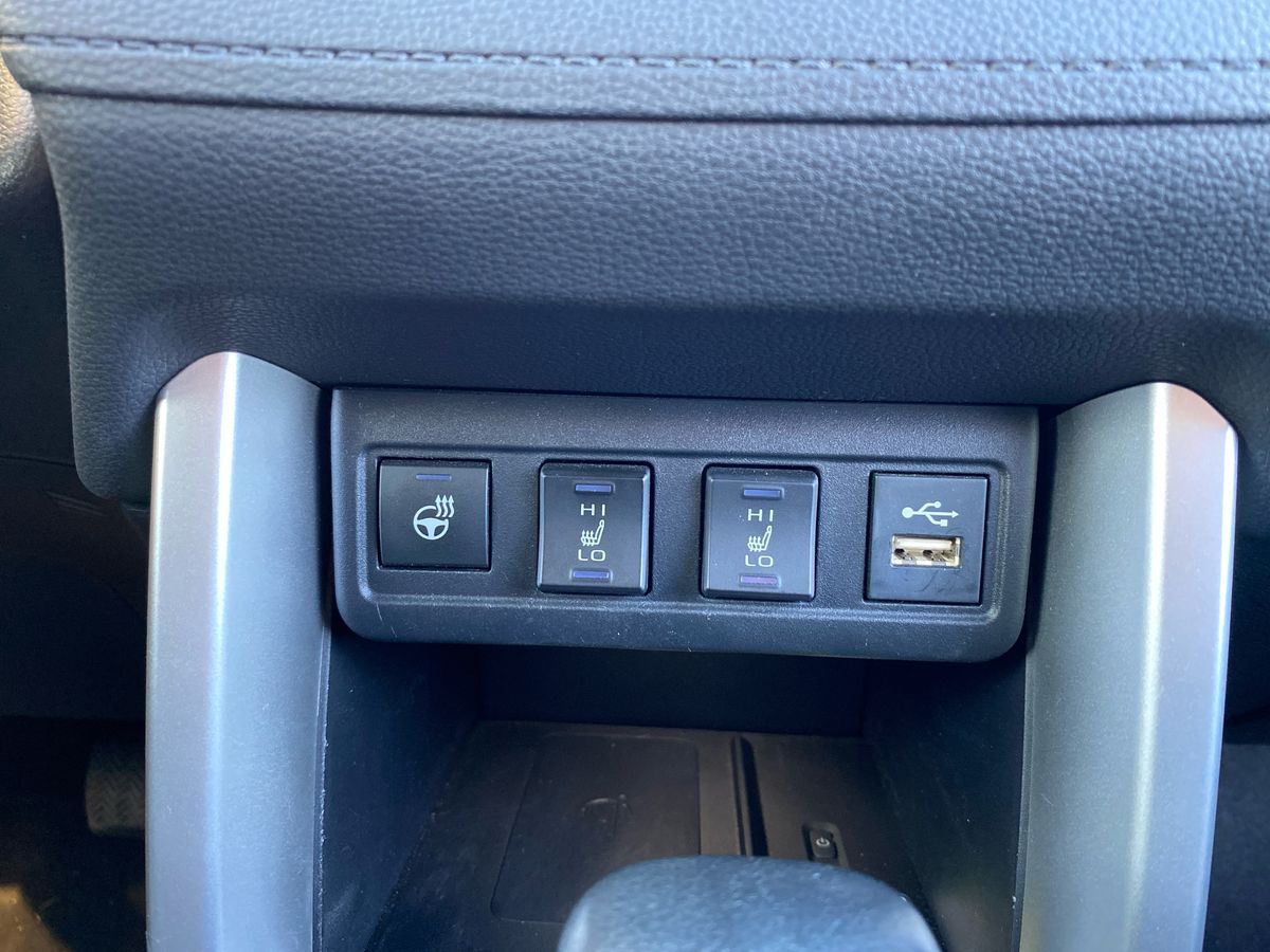 Billede af Toyota Corolla Cross 2,0 Hybrid Style Comfort E-CVT 197HK 5d Aut.