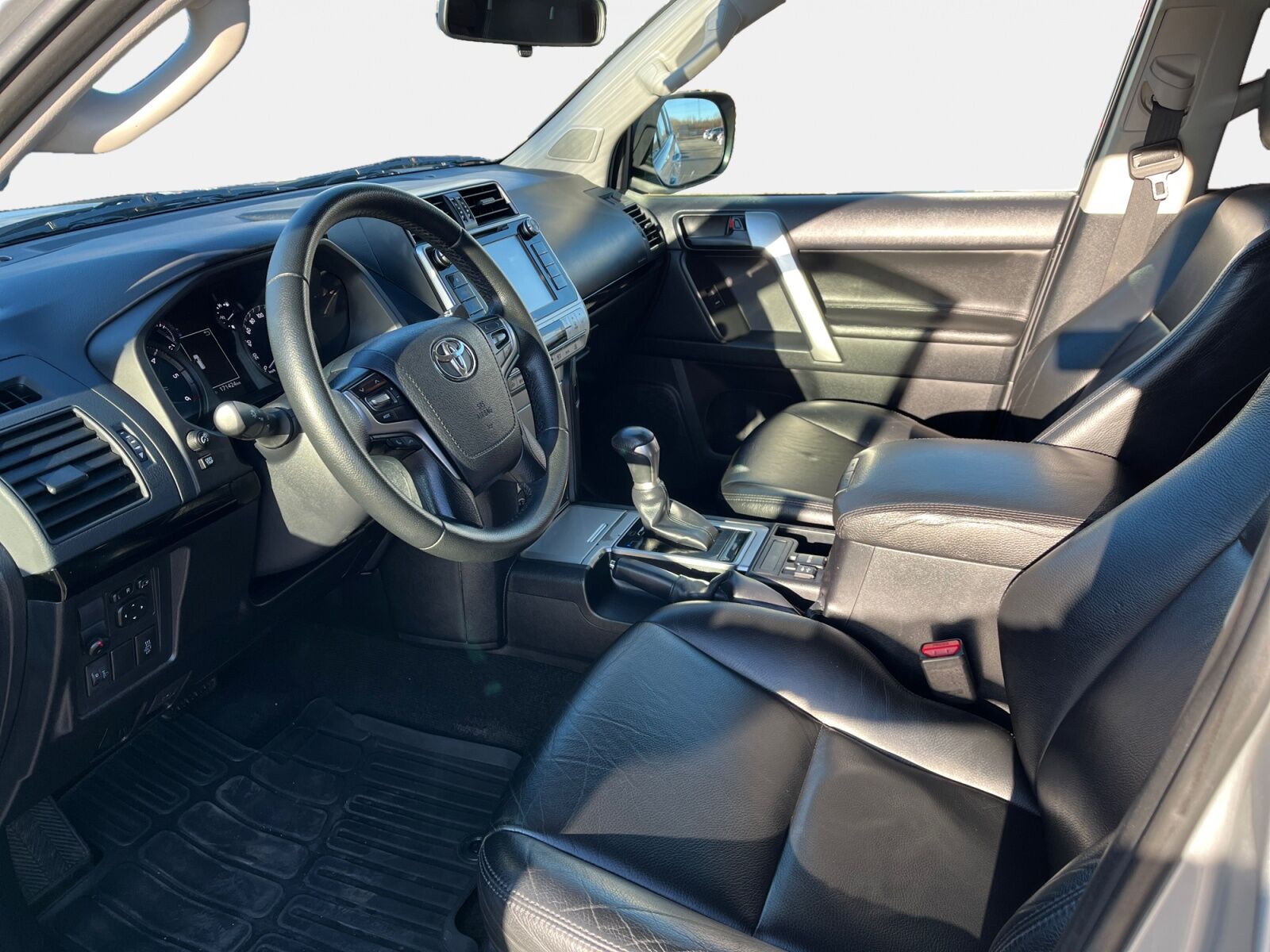 Billede af Toyota Landcruiser 5 pers. 2,8 D-4D T3 4x4 177HK 5d Aut.