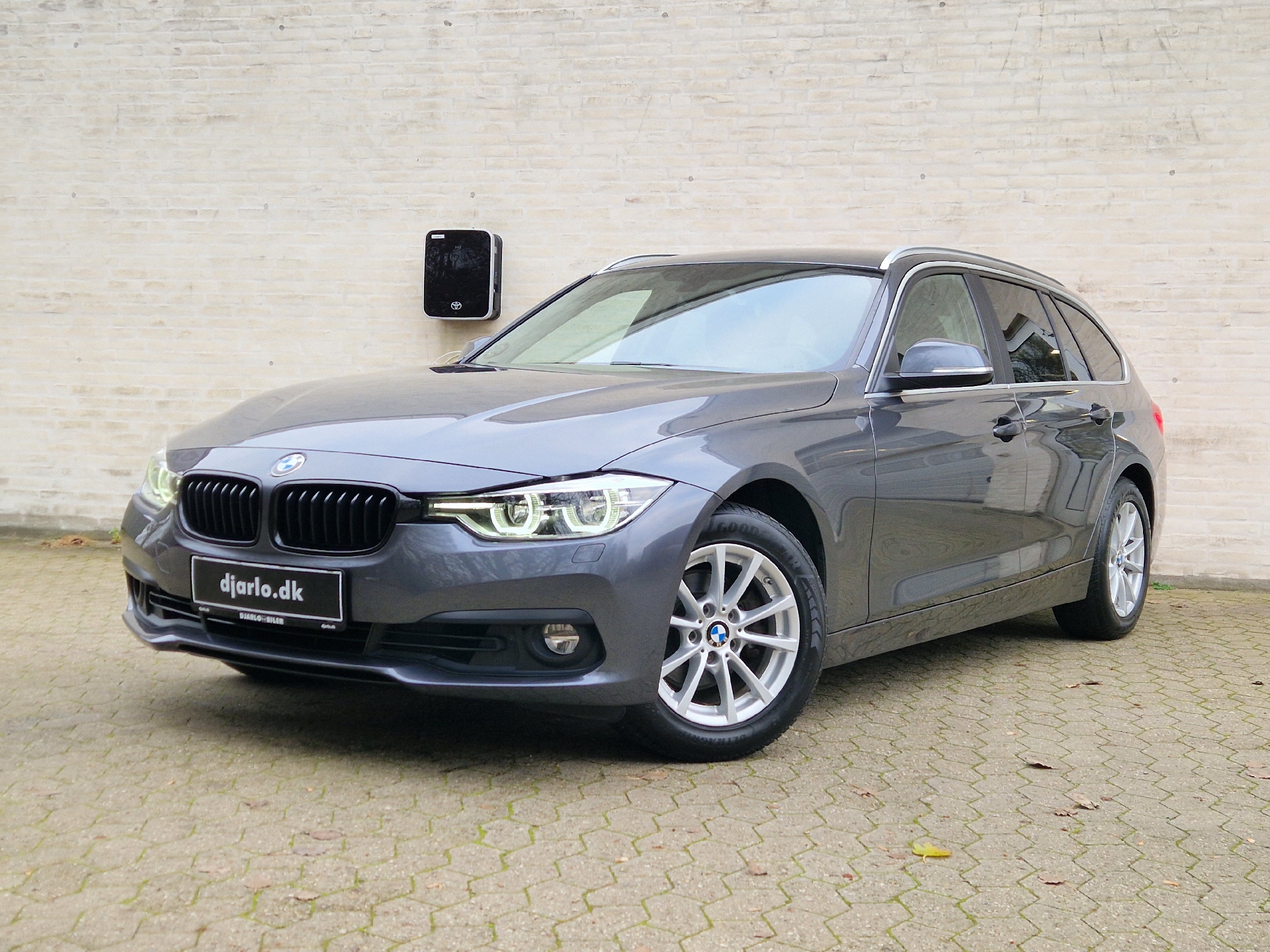 Billede af BMW 320i Touring 2,0 Executive Steptronic 184HK Stc 8g Aut.