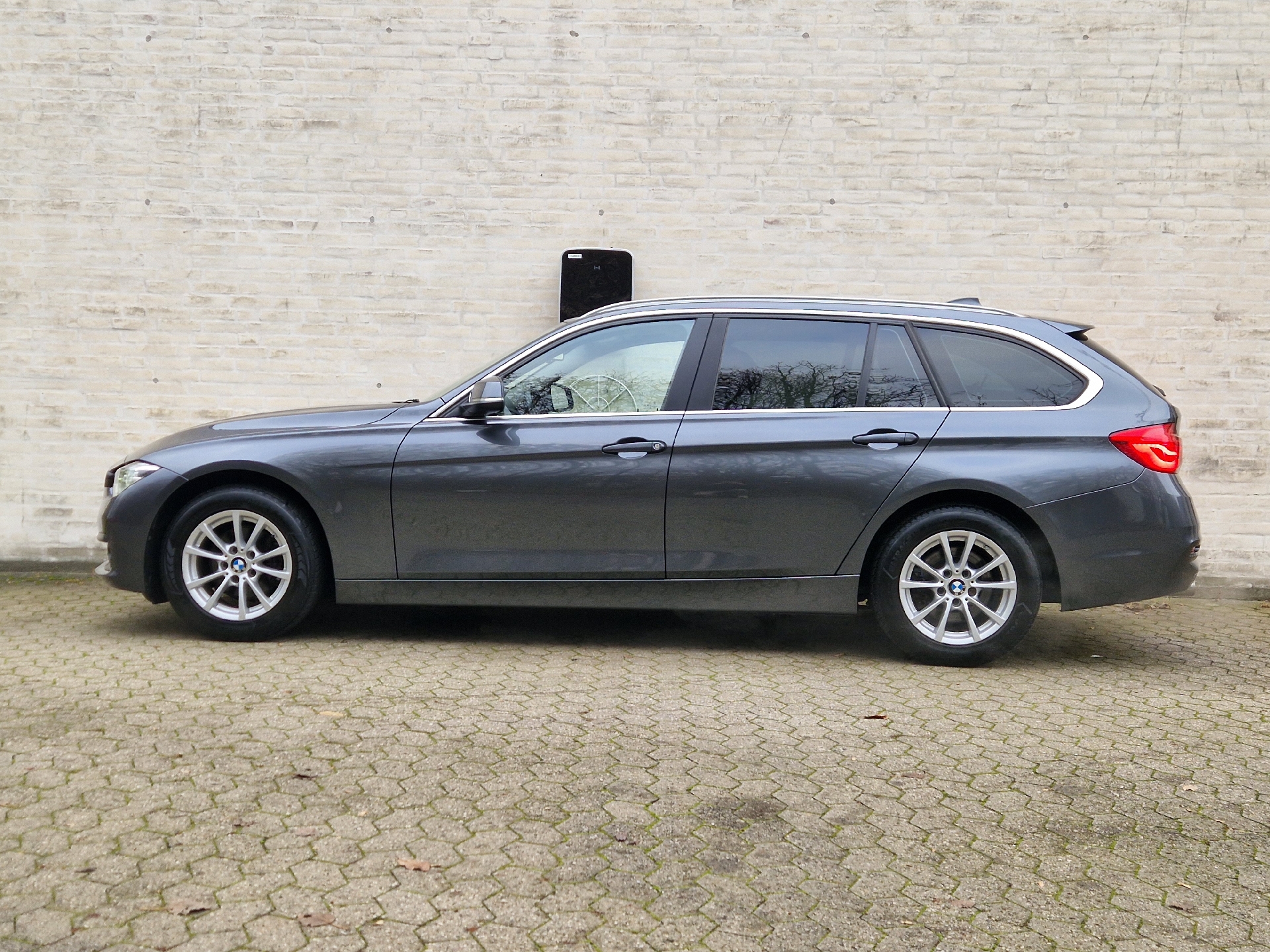 Billede af BMW 320i Touring 2,0 Executive Steptronic 184HK Stc 8g Aut.