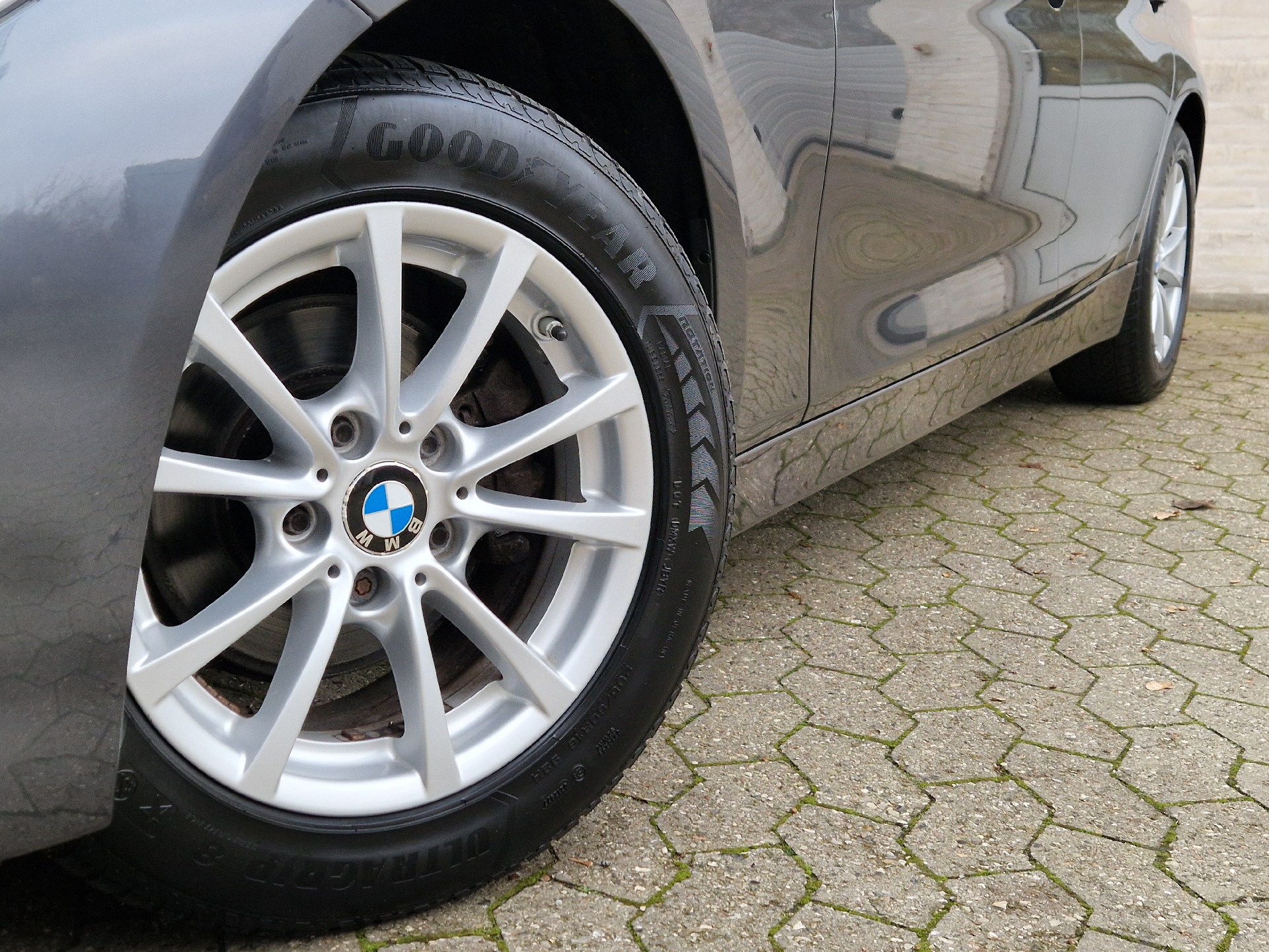 Billede af BMW 320i Touring 2,0 Executive Steptronic 184HK Stc 8g Aut.
