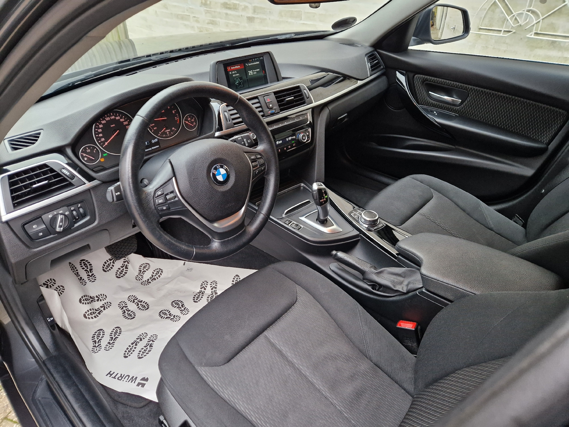 Billede af BMW 320i Touring 2,0 Executive Steptronic 184HK Stc 8g Aut.