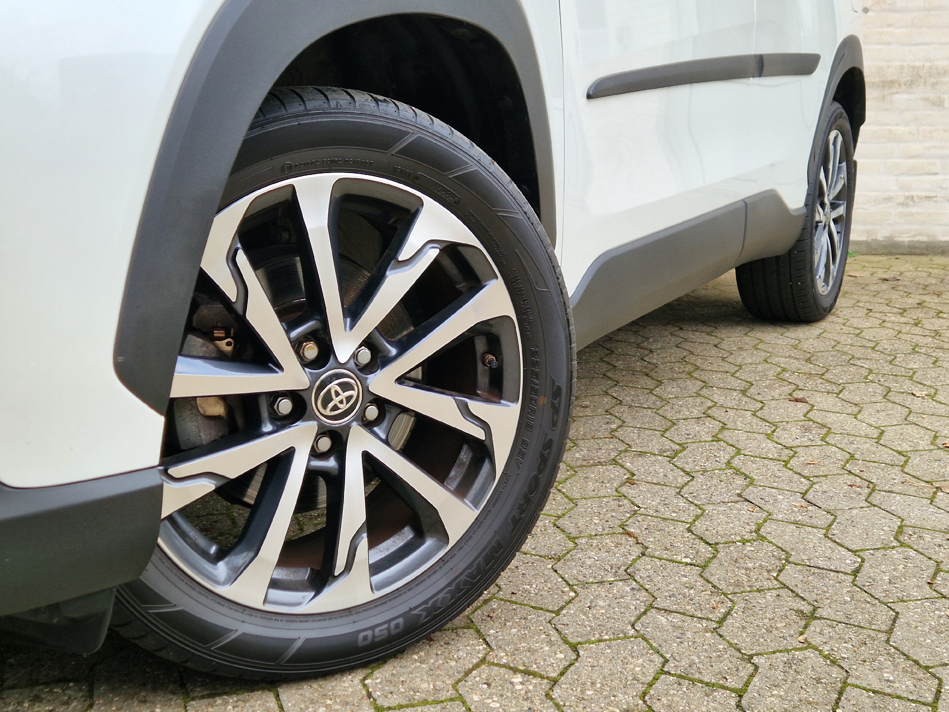 Billede af Toyota Corolla Cross 2,0 Hybrid Style E-CVT 197HK 5d Aut.