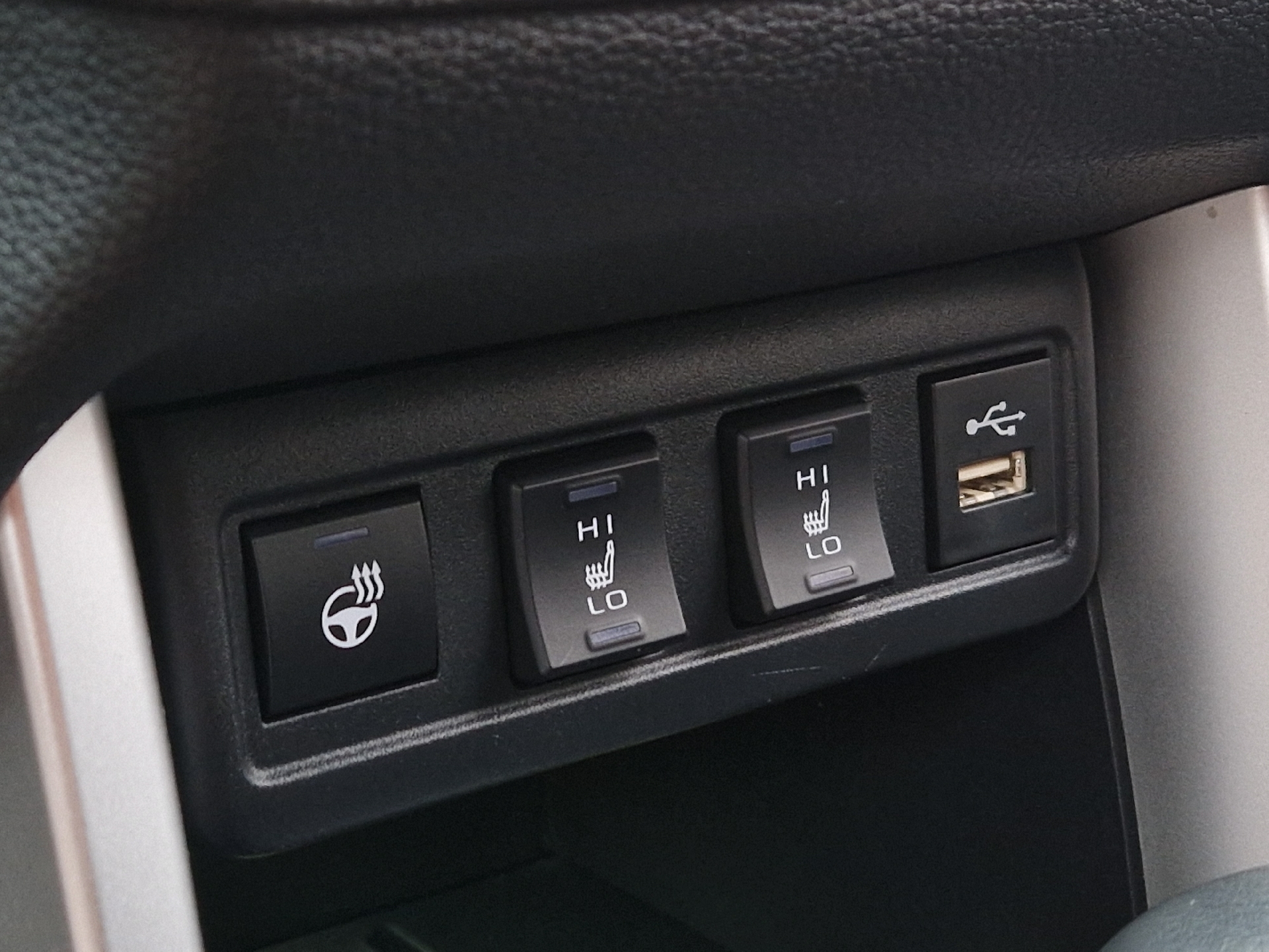 Billede af Toyota Corolla Cross 2,0 Hybrid Style E-CVT 197HK 5d Aut.