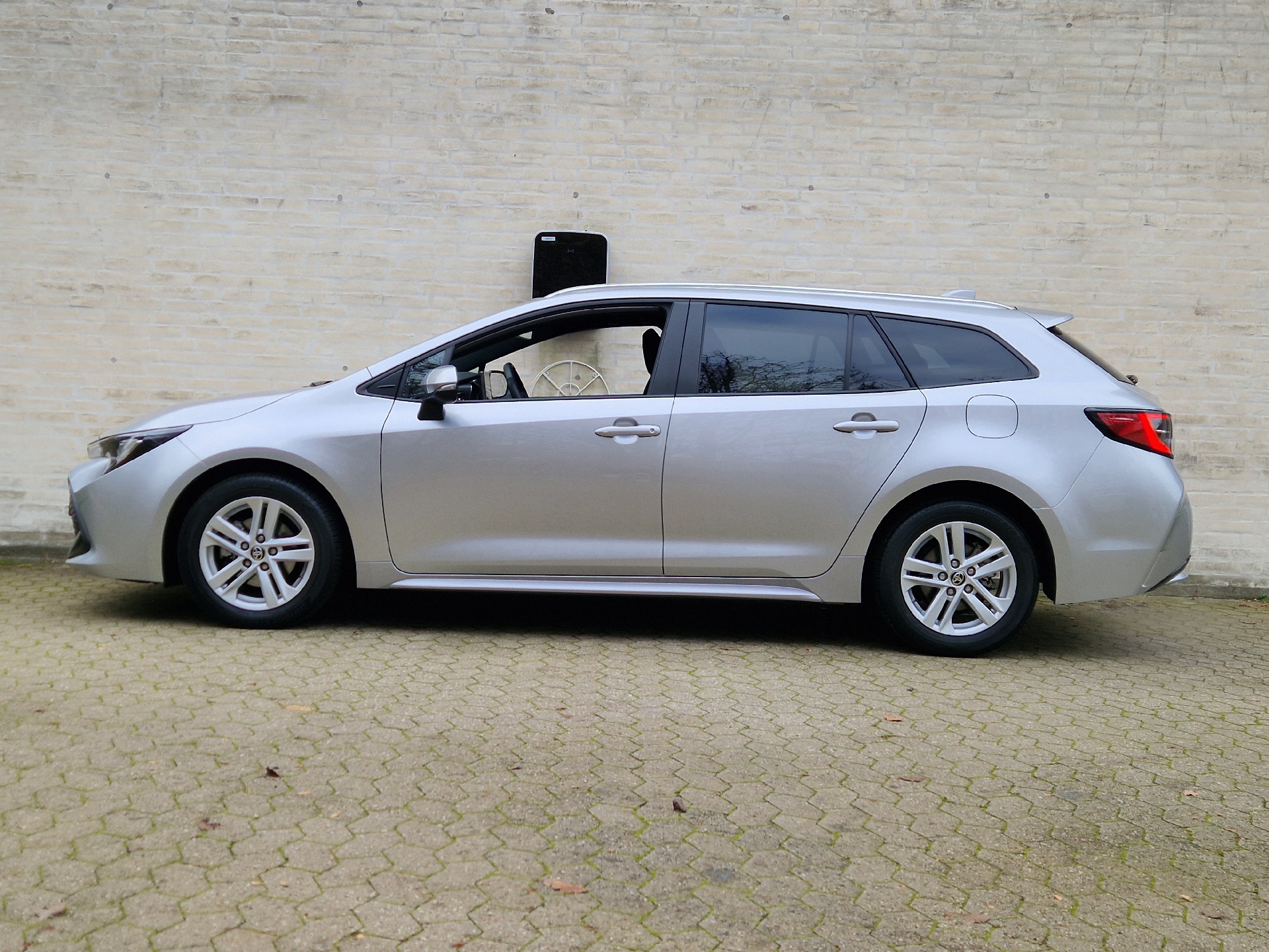 Billede af Toyota Corolla Touring Sports 1,8 Hybrid Active Smart E-CVT 122HK Stc Trinl. Gear