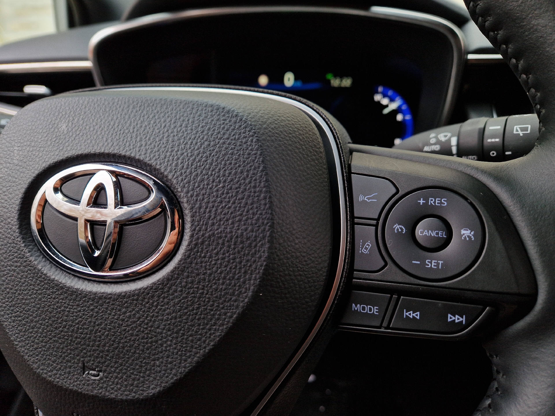 Billede af Toyota Corolla Touring Sports 1,8 Hybrid Active Smart E-CVT 122HK Stc Trinl. Gear