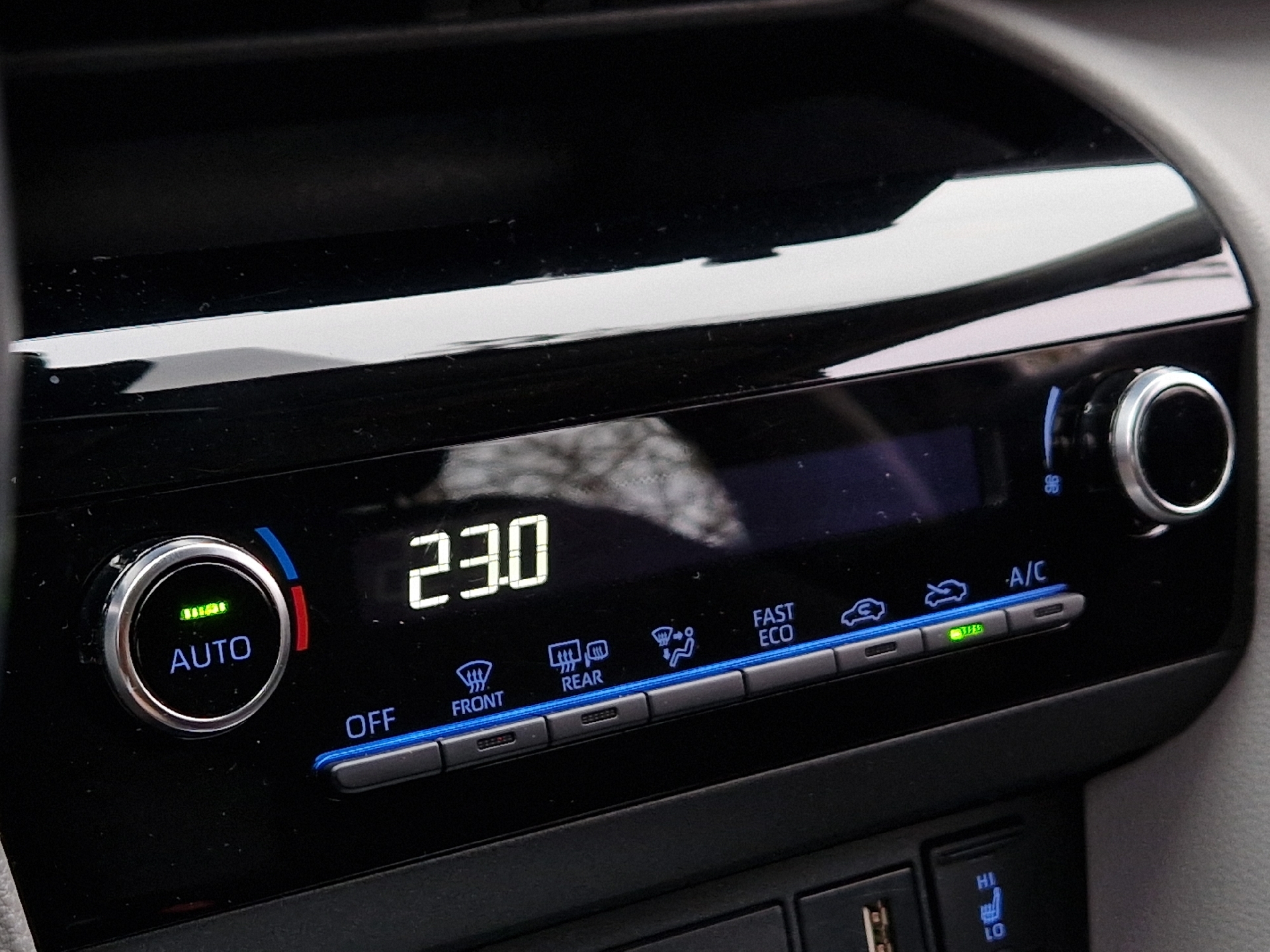 Billede af Toyota Yaris Cross 1,5 Hybrid Active 116HK 5d Trinl. Gear