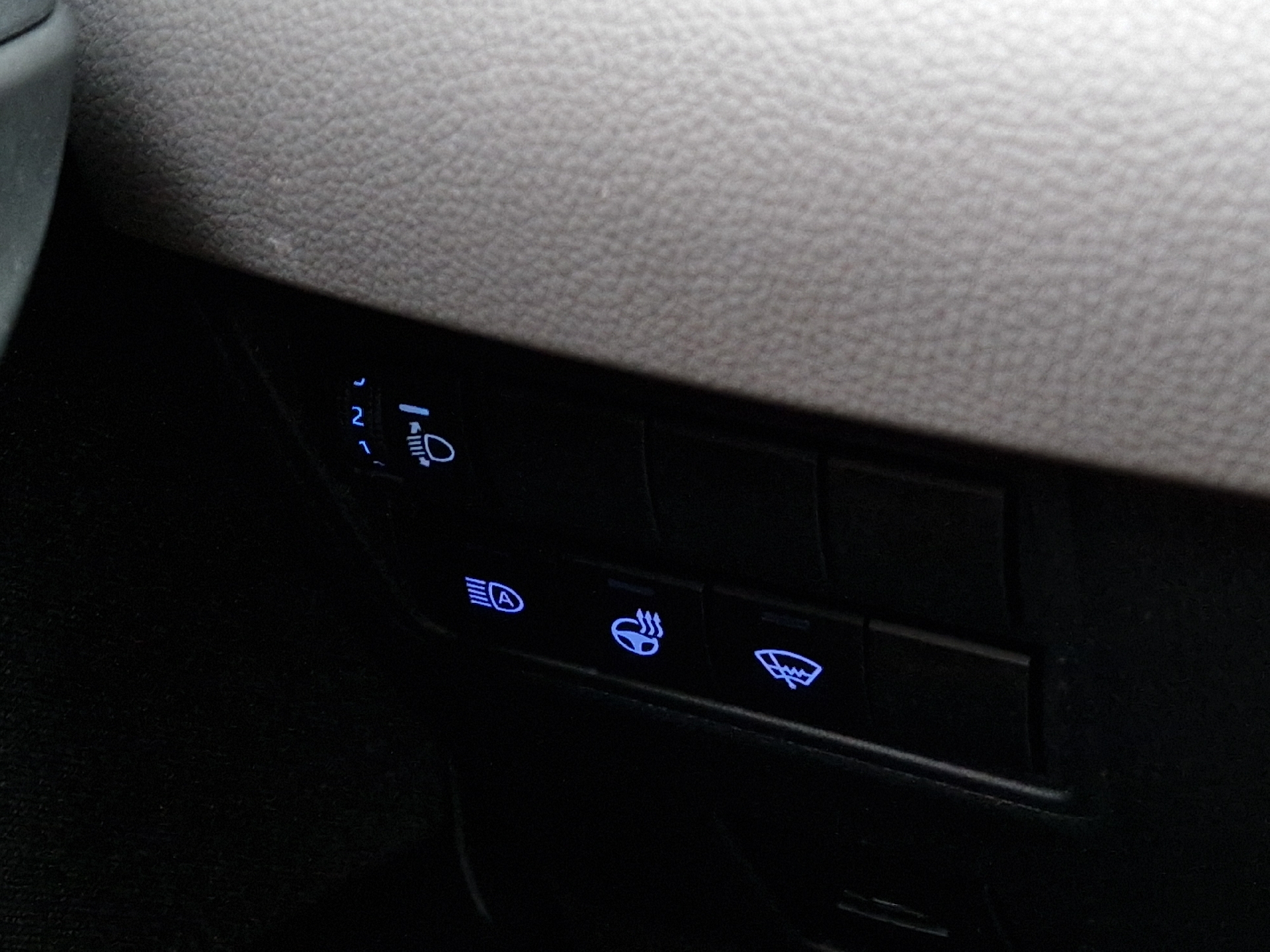 Billede af Toyota Yaris Cross 1,5 Hybrid Active 116HK 5d Trinl. Gear