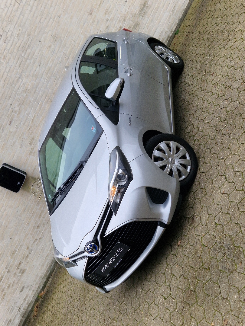 Billede af Toyota Yaris 1,5 Hybrid H2 E-CVT 100HK 5d Trinl. Gear