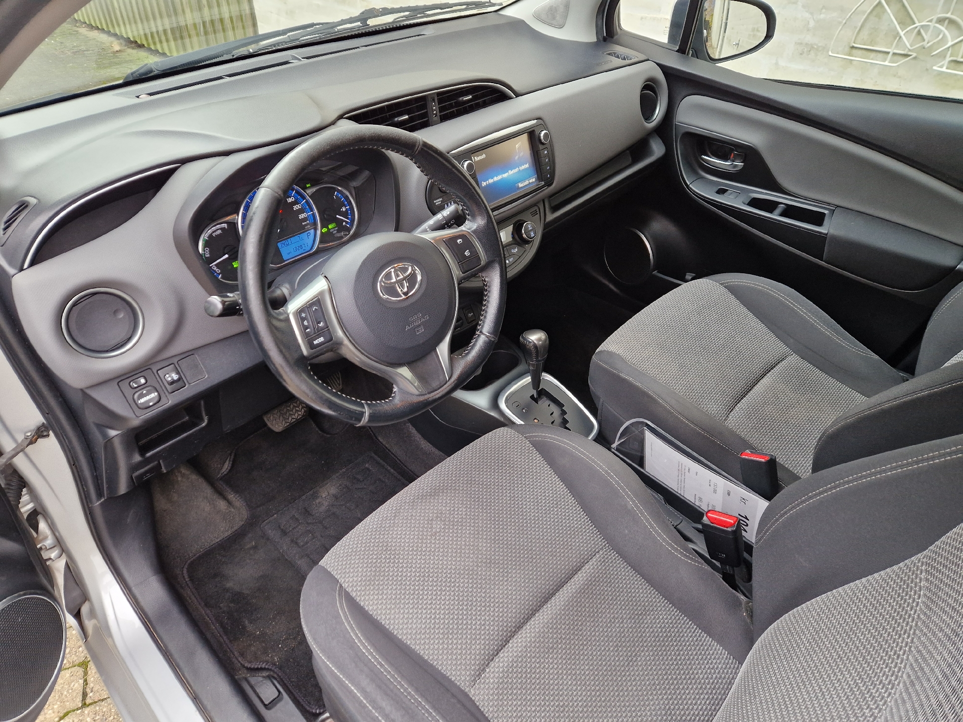 Billede af Toyota Yaris 1,5 Hybrid H2 E-CVT 100HK 5d Trinl. Gear