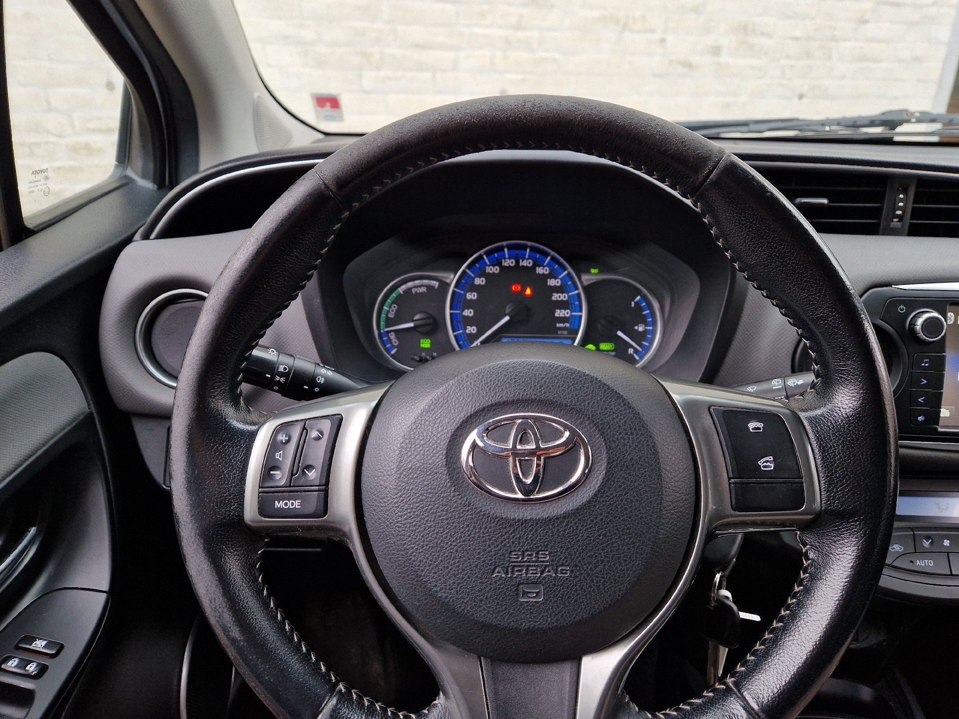 Billede af Toyota Yaris 1,5 Hybrid H2 E-CVT 100HK 5d Trinl. Gear