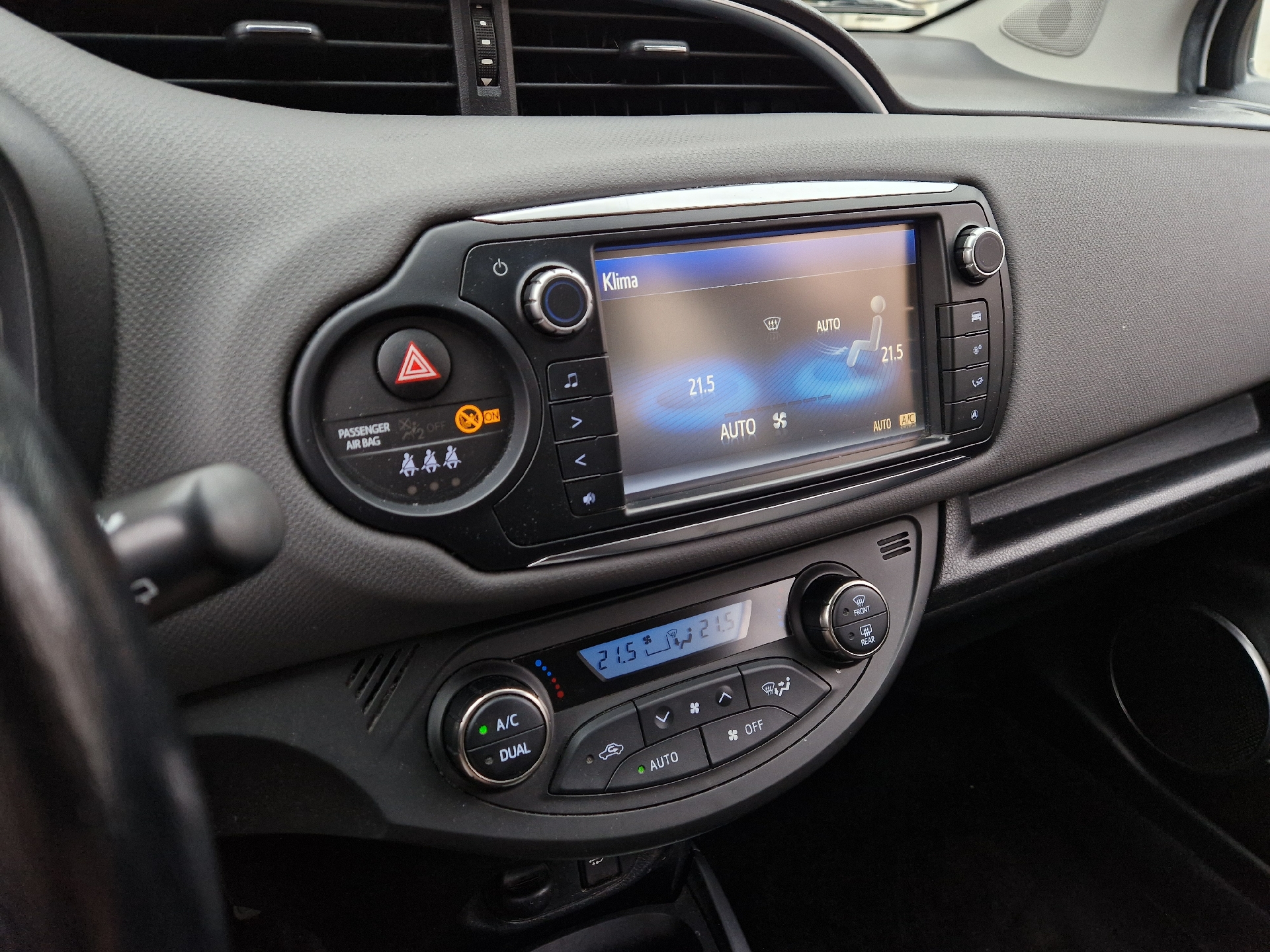 Billede af Toyota Yaris 1,5 Hybrid H2 E-CVT 100HK 5d Trinl. Gear