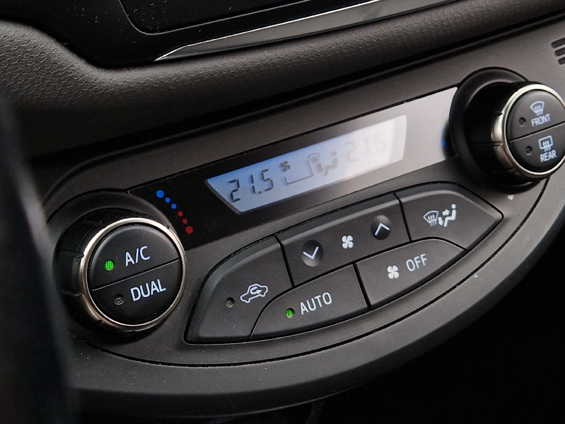 Billede af Toyota Yaris 1,5 Hybrid H2 E-CVT 100HK 5d Trinl. Gear