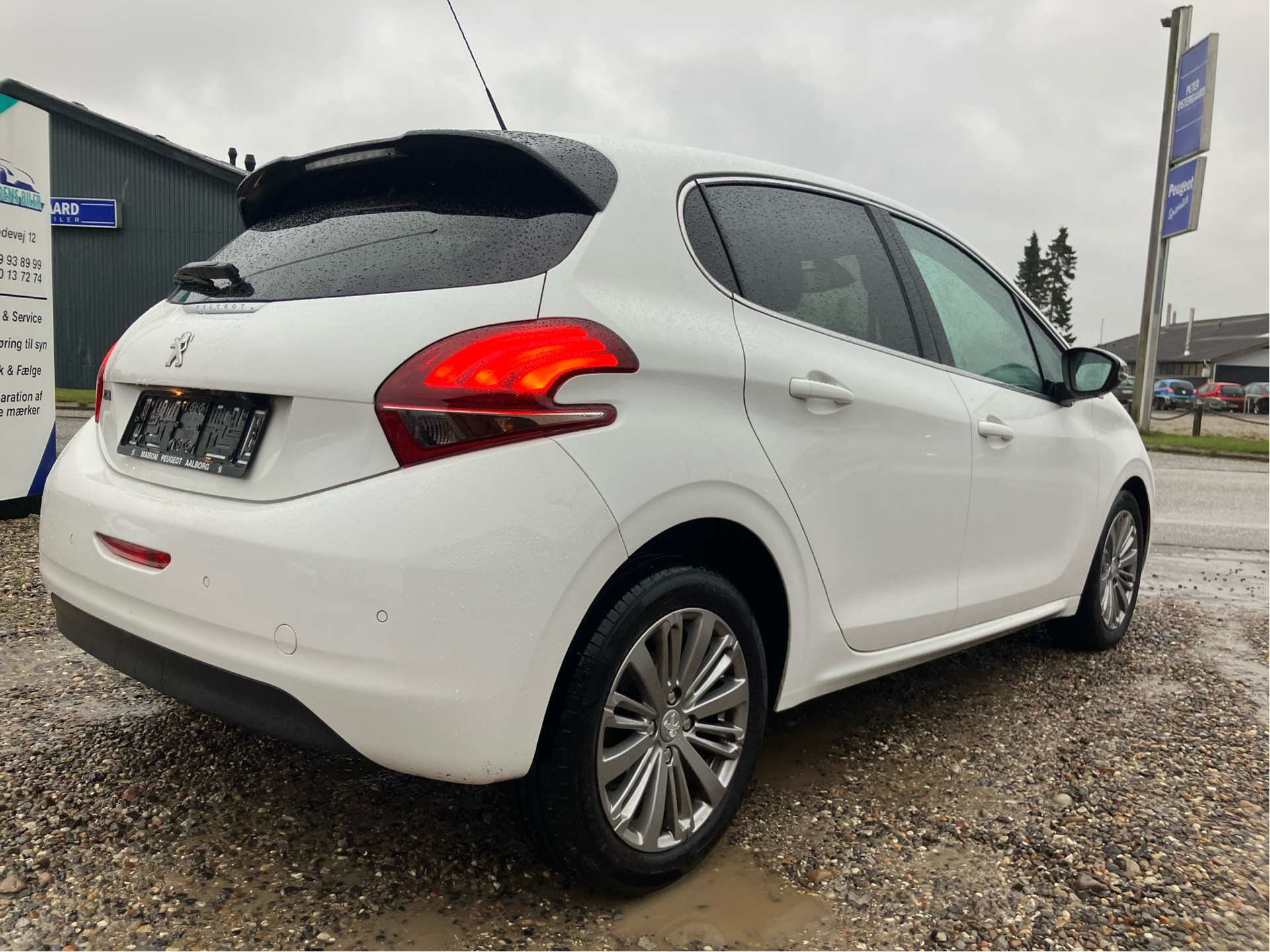 Billede af Peugeot 208 1,6 BlueHDi Desire Sky 100HK 5d