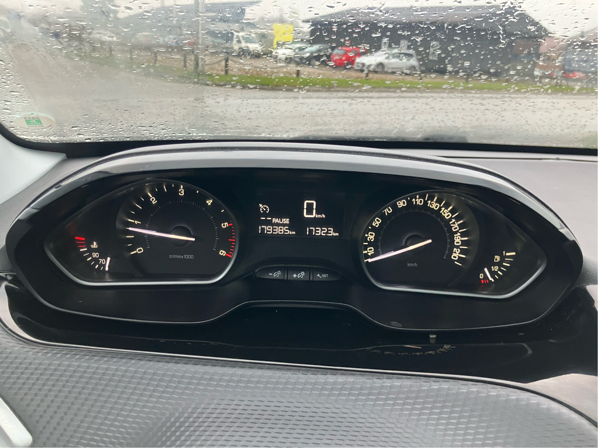 Billede af Peugeot 208 1,6 BlueHDi Desire Sky 100HK 5d