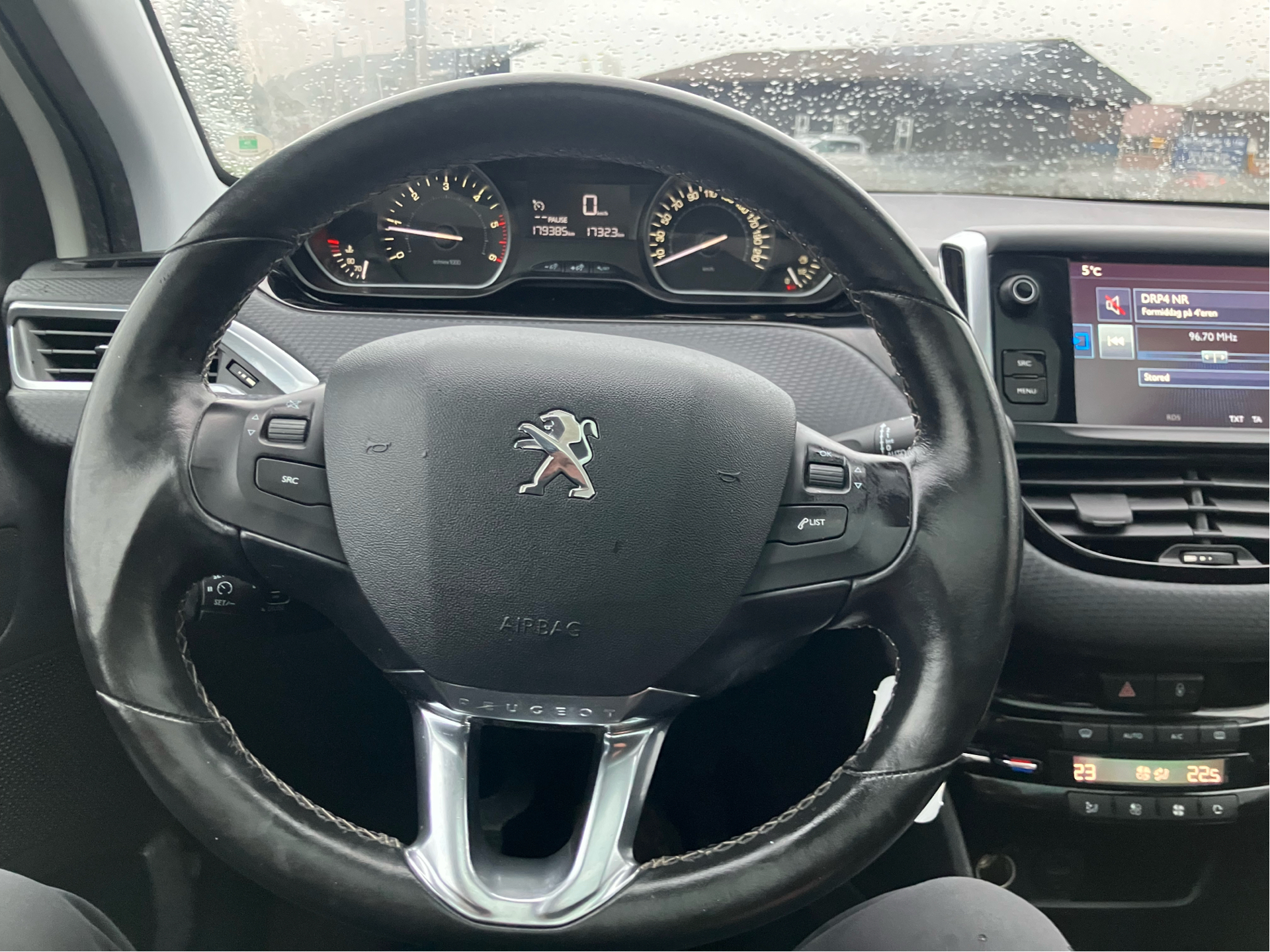 Billede af Peugeot 208 1,6 BlueHDi Desire Sky 100HK 5d