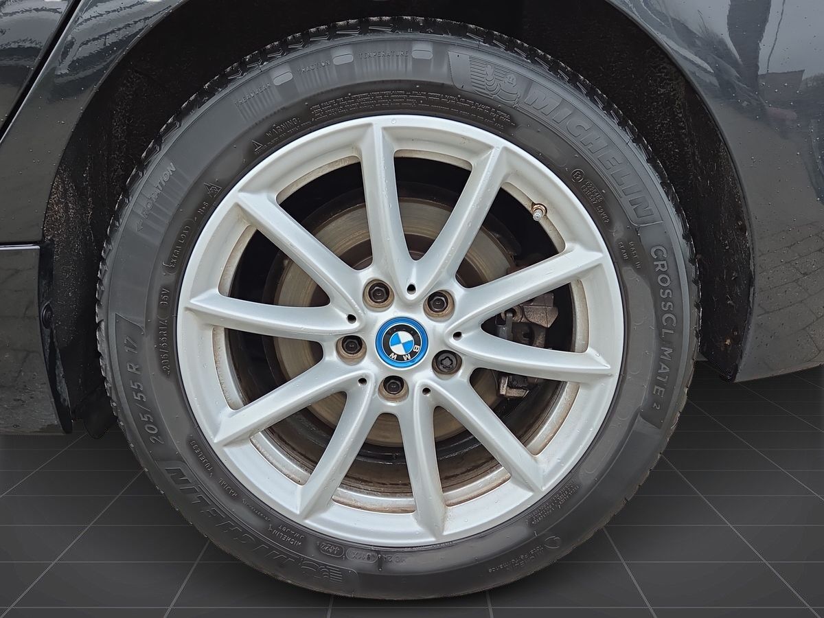 Billede af BMW 225xe Active Tourer 1,5 Plugin-hybrid Advantage XDrive Steptronic 224HK Stc 8g Aut.