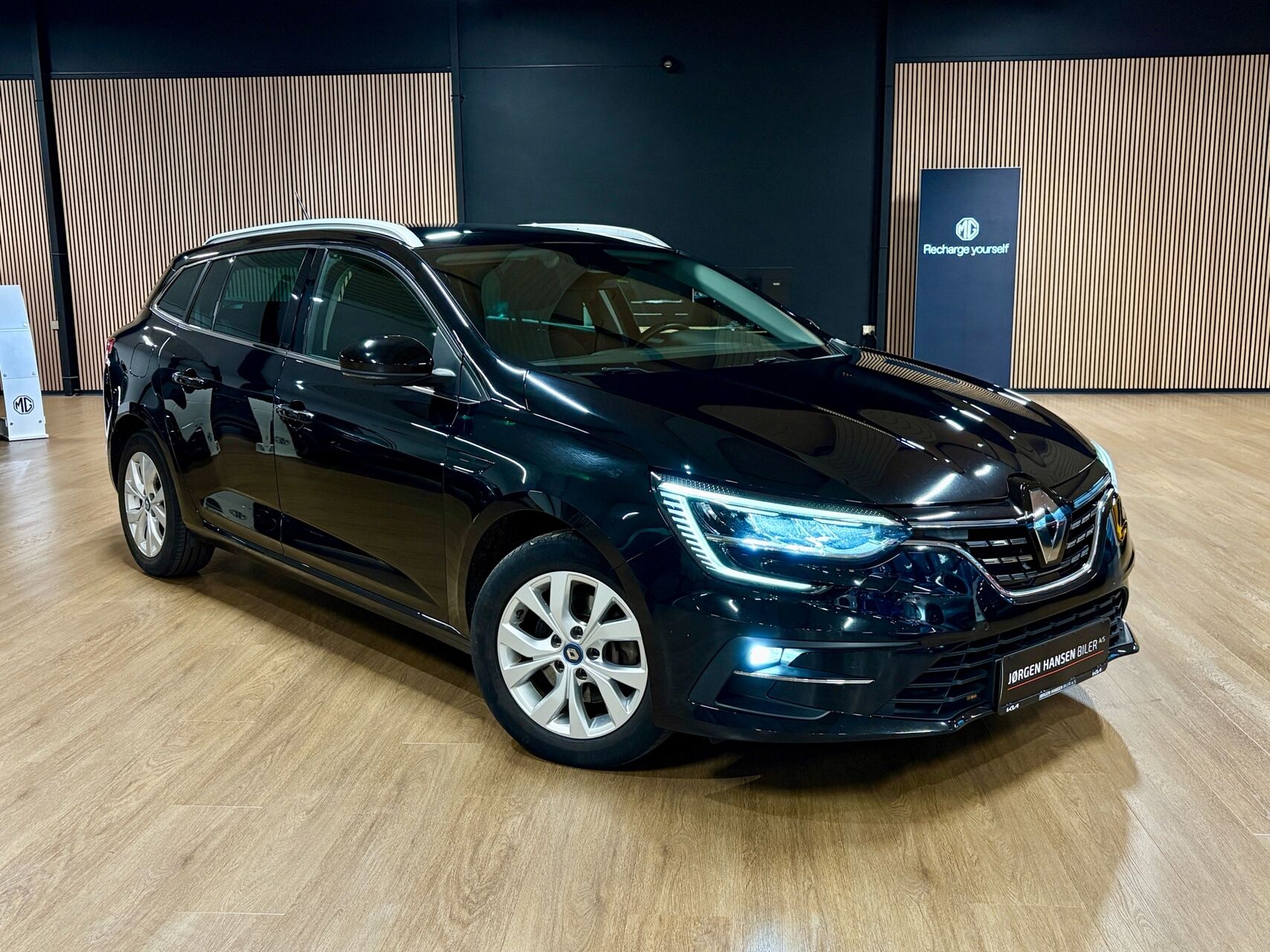 Billede af Renault Mégane Sport Tourer 1,6 E-TECH  Plugin-hybrid Zen 160HK Stc Aut.
