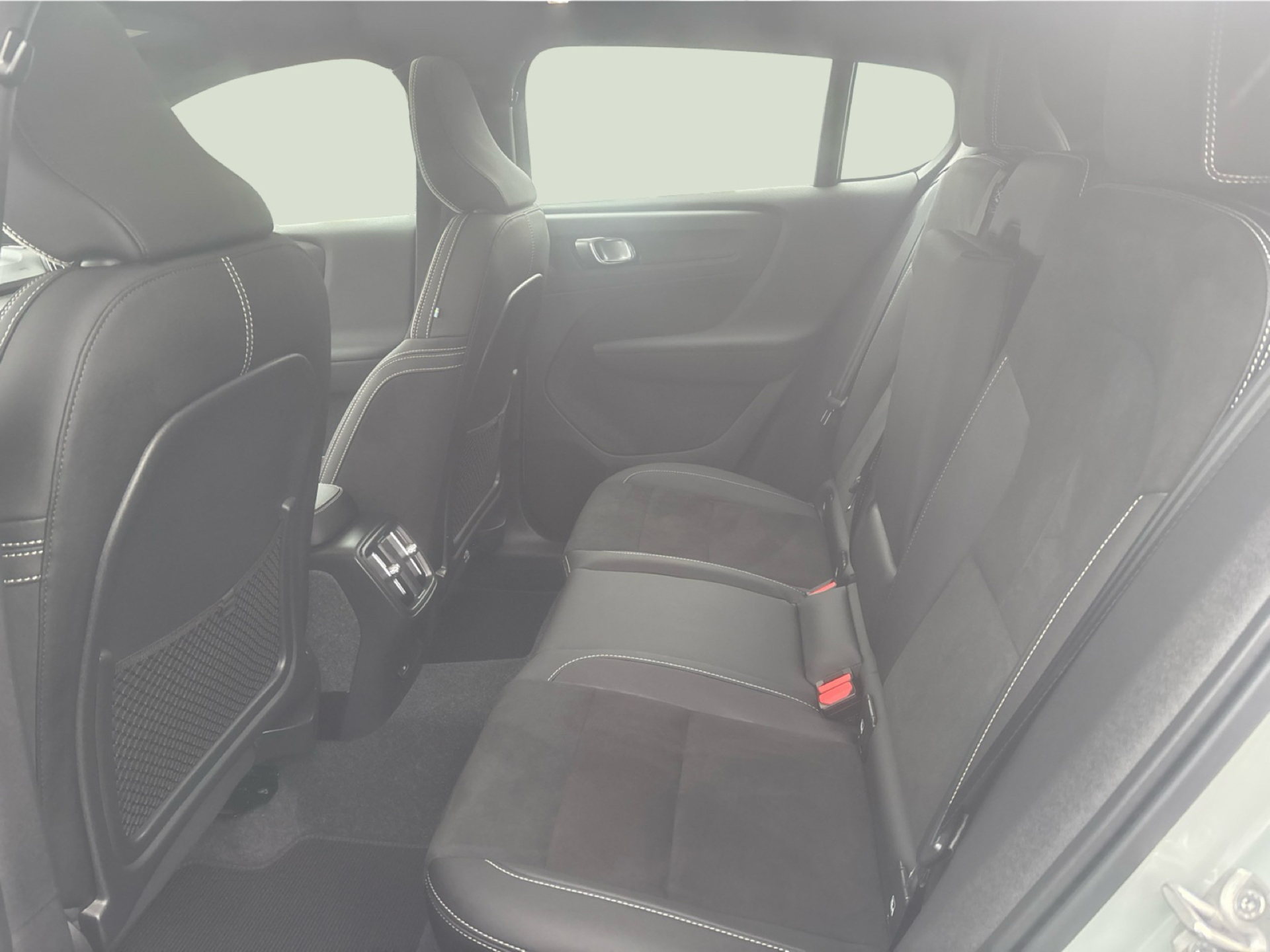 Billede af Volvo C40 Recharge Extended Range Ultimate 4WD 408HK 5d Aut.