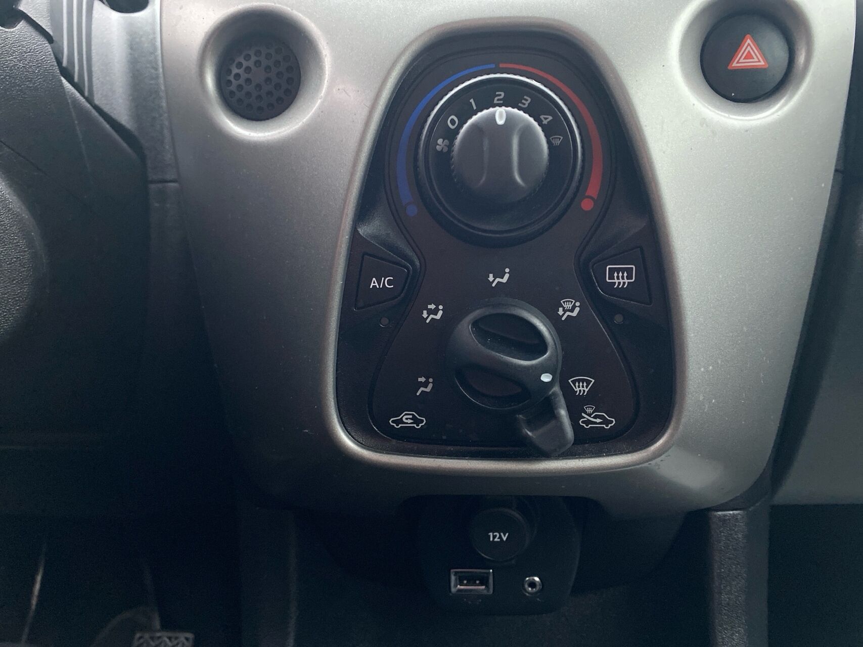 Billede af Peugeot 108 1,0 e-Vti Active 69HK 5d