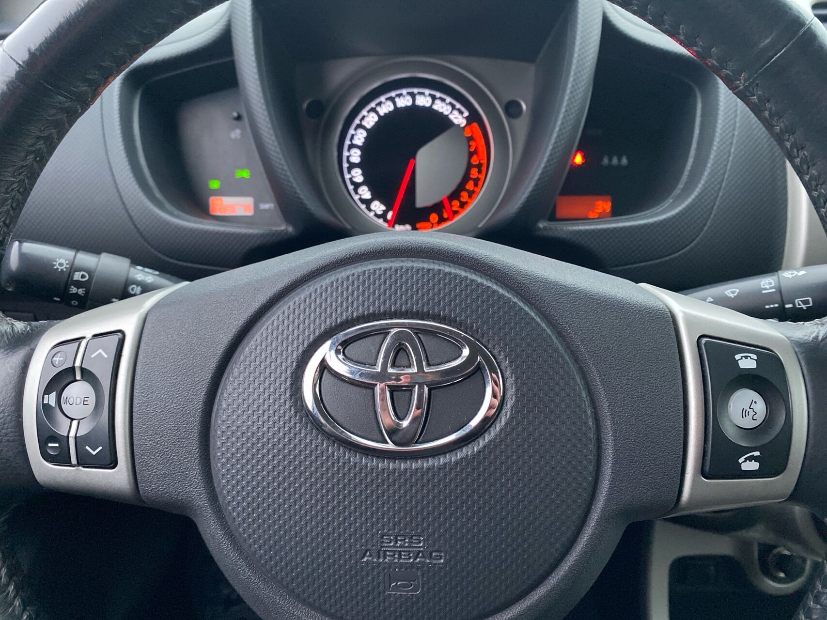 Billede af Toyota Urban Cruiser 1,3 VVT-I T1 100HK 5d