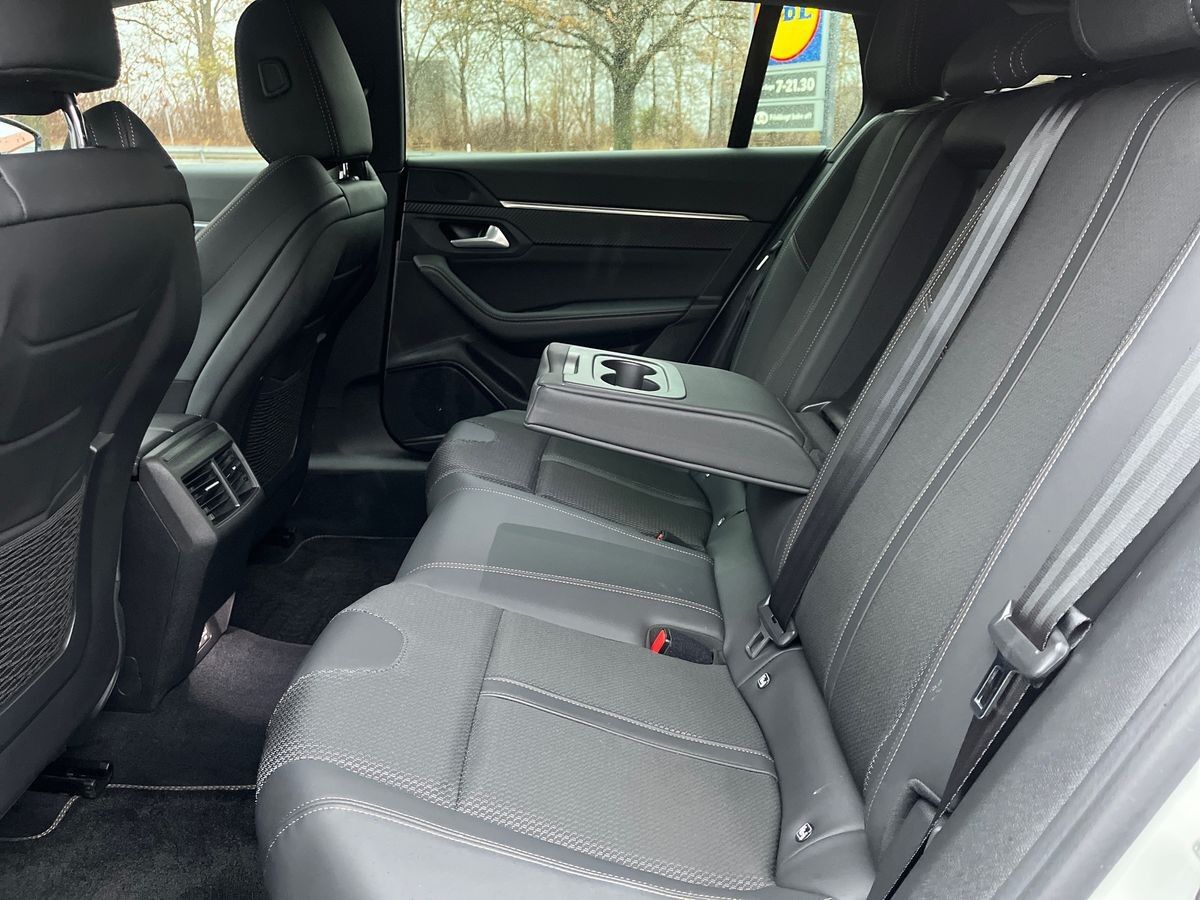 Billede af Peugeot 508 SW 1,6 PureTech  Plugin-hybrid GT Line EAT8 start/stop 225HK Stc 8g Aut.