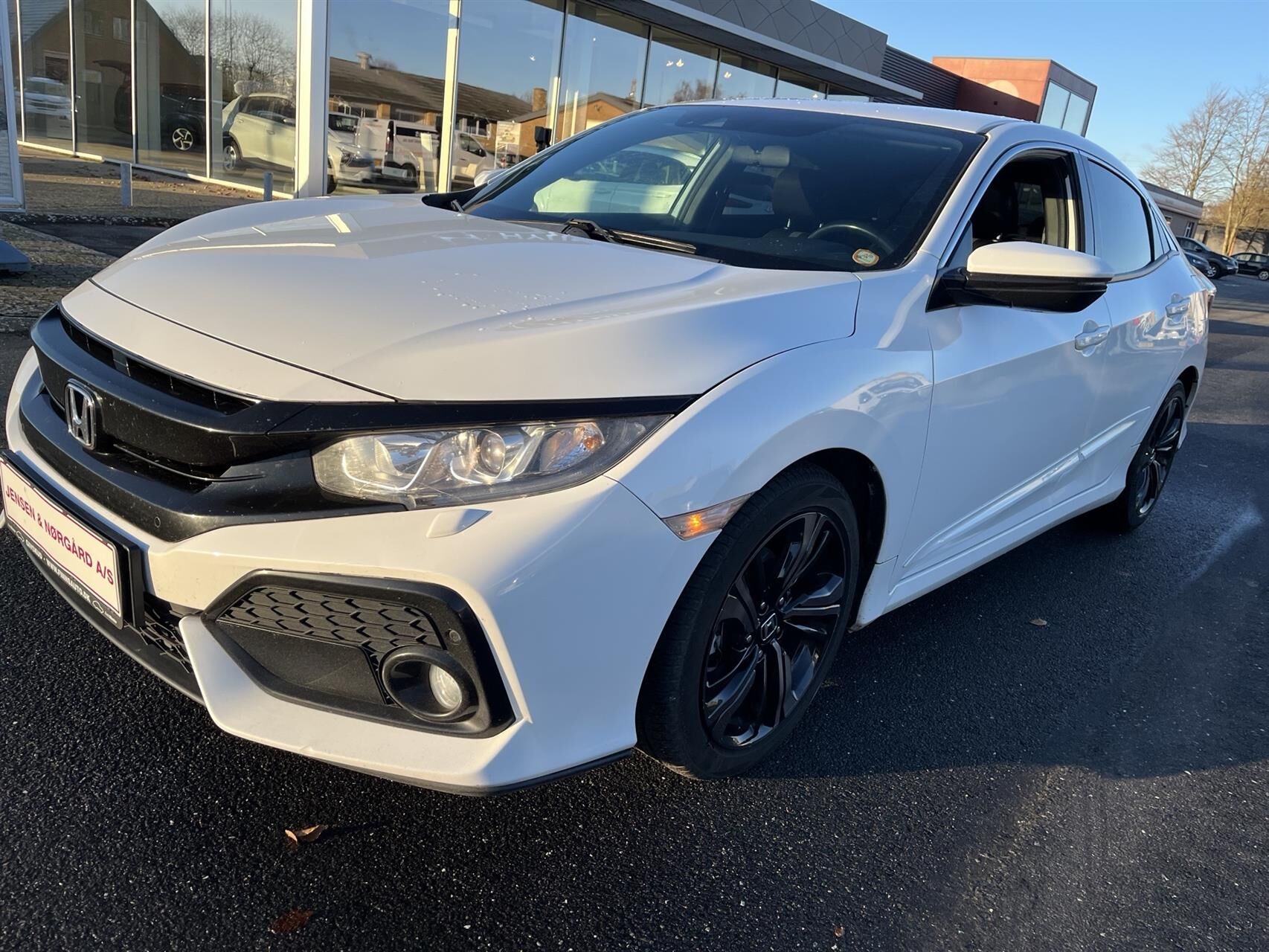 Billede af Honda Civic 1,0 VTEC Turbo Elegance Navi CVT 129HK 5d 6g Aut.