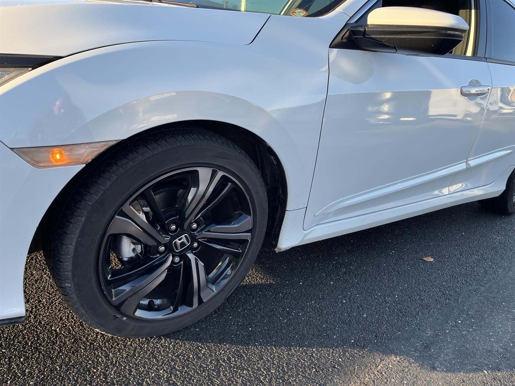 Billede af Honda Civic 1,0 VTEC Turbo Elegance Navi CVT 129HK 5d 6g Aut.