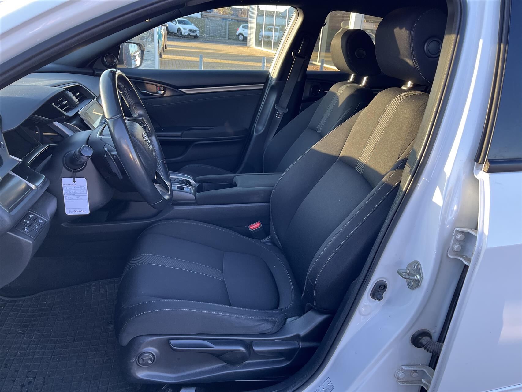 Billede af Honda Civic 1,0 VTEC Turbo Elegance Navi CVT 129HK 5d 6g Aut.