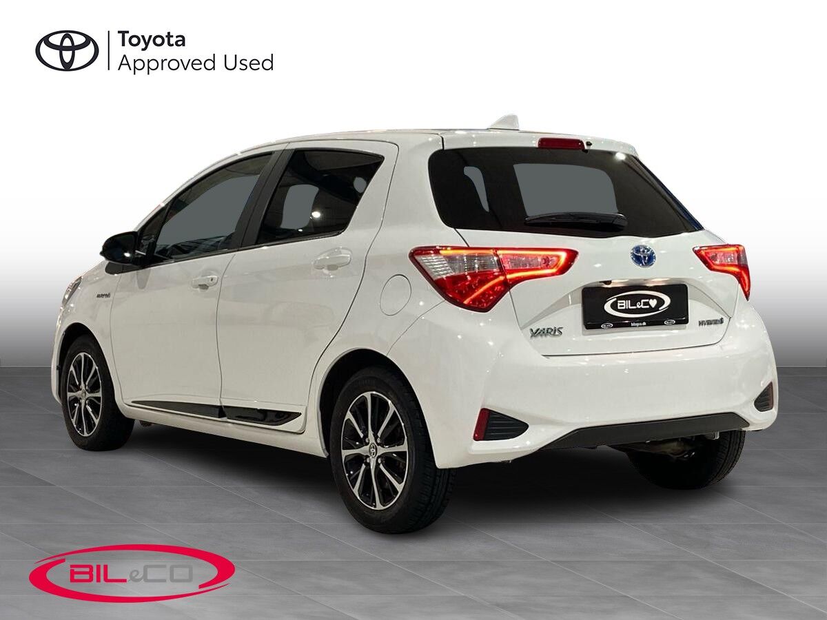 Billede af Toyota Yaris 1,5 Hybrid H2 Limited E-CVT 100HK 5d Trinl. Gear