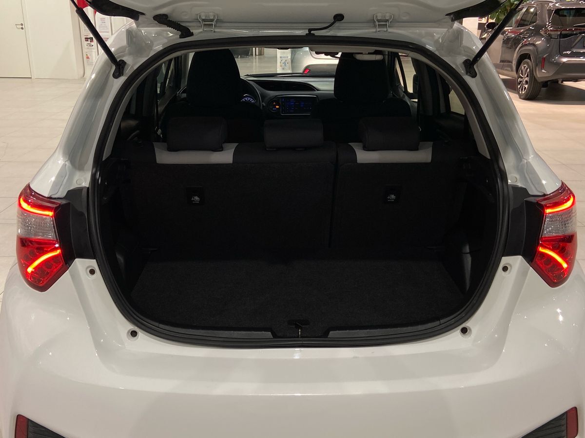 Billede af Toyota Yaris 1,5 Hybrid H2 Limited E-CVT 100HK 5d Trinl. Gear