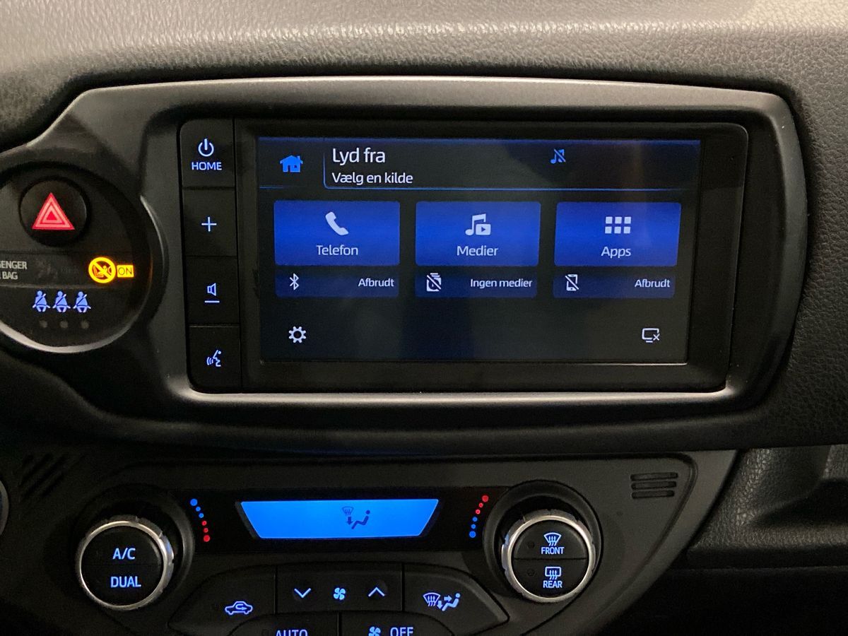 Billede af Toyota Yaris 1,5 Hybrid H2 Limited E-CVT 100HK 5d Trinl. Gear