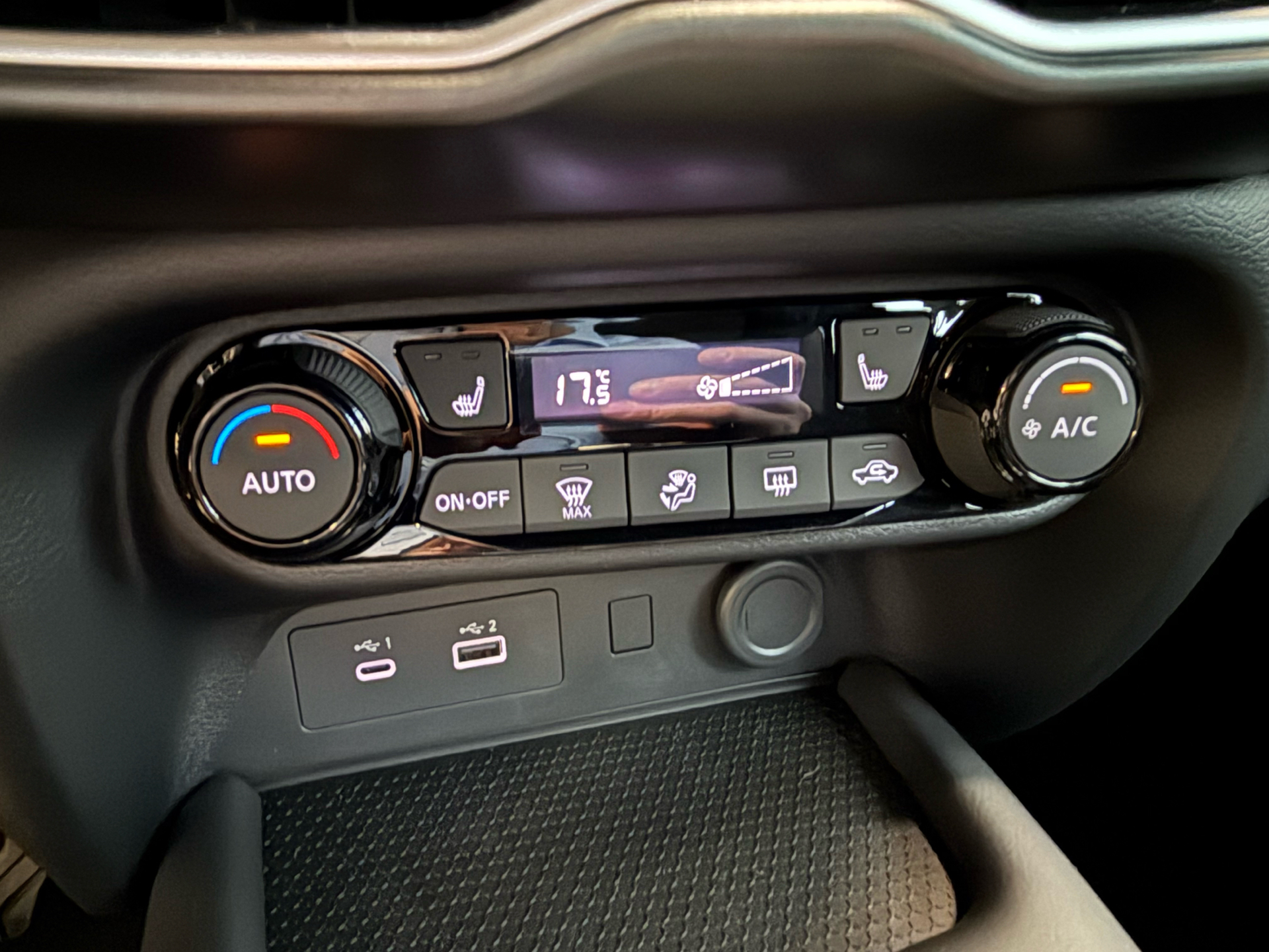 Billede af Nissan Juke 1,0 Dig-T Acenta DCT 114HK 5d 7g Aut.