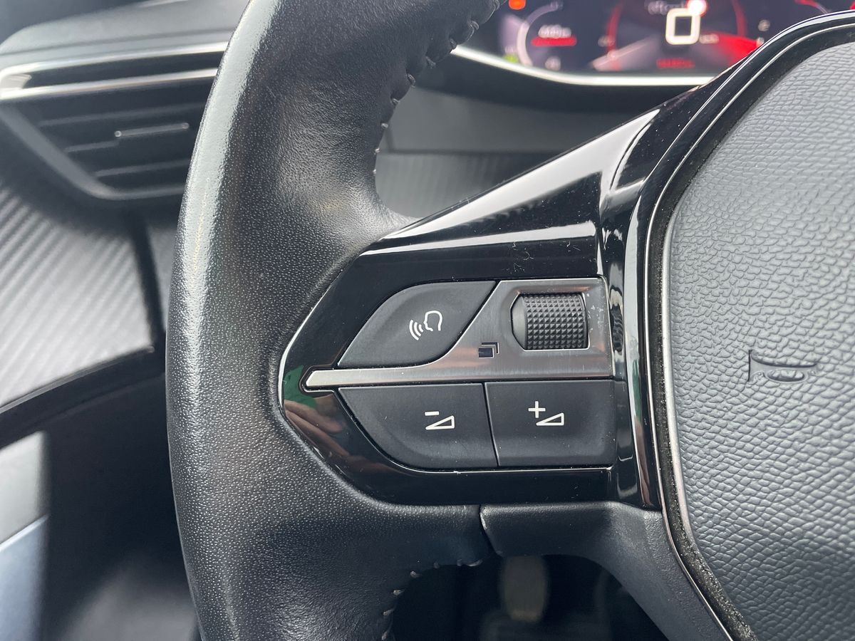 Billede af Peugeot 2008 1,2 PureTech Allure Pack 100HK 5d