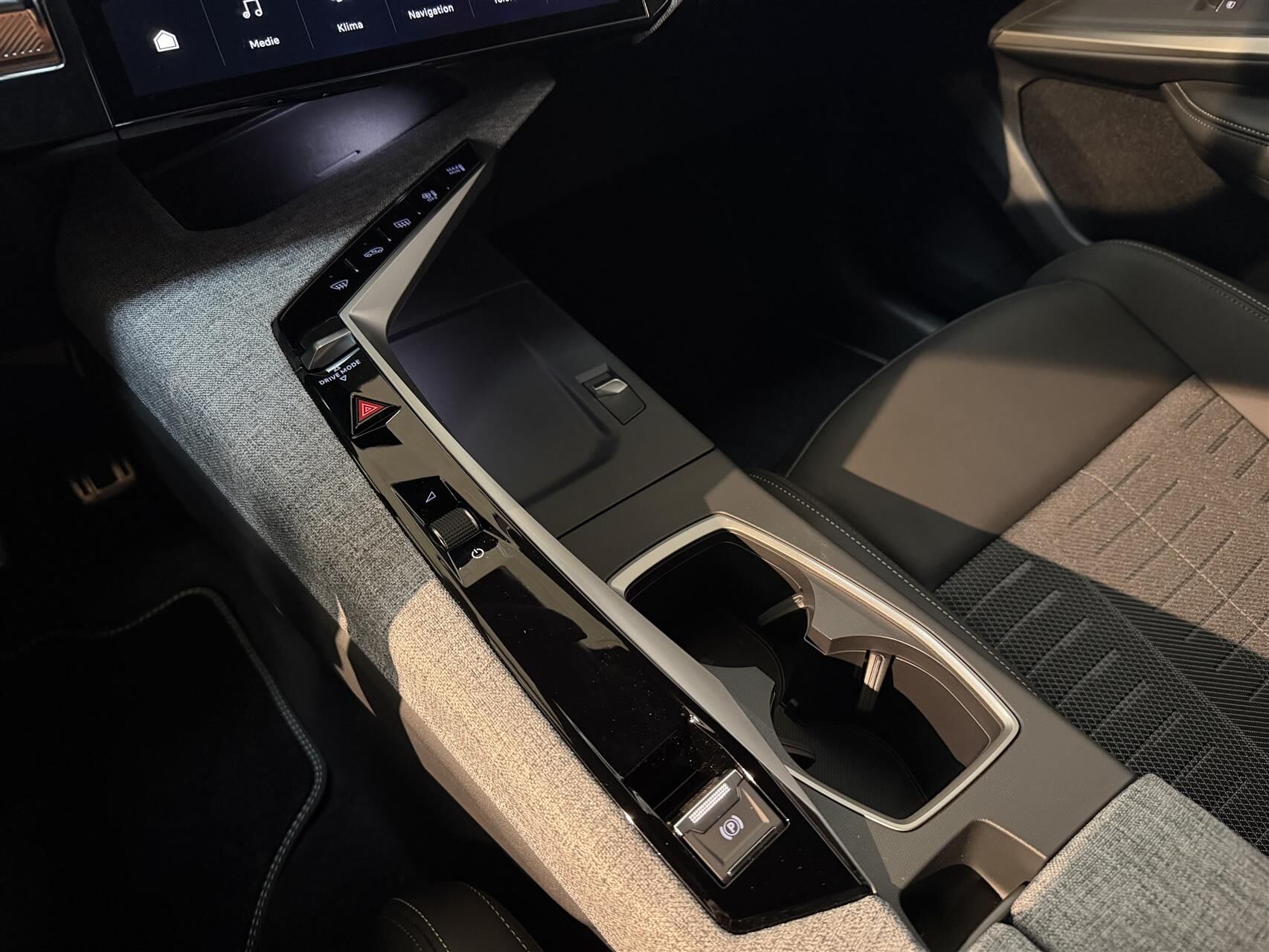 Billede af Peugeot e-5008 EL GT Pack 210HK 5d Aut.