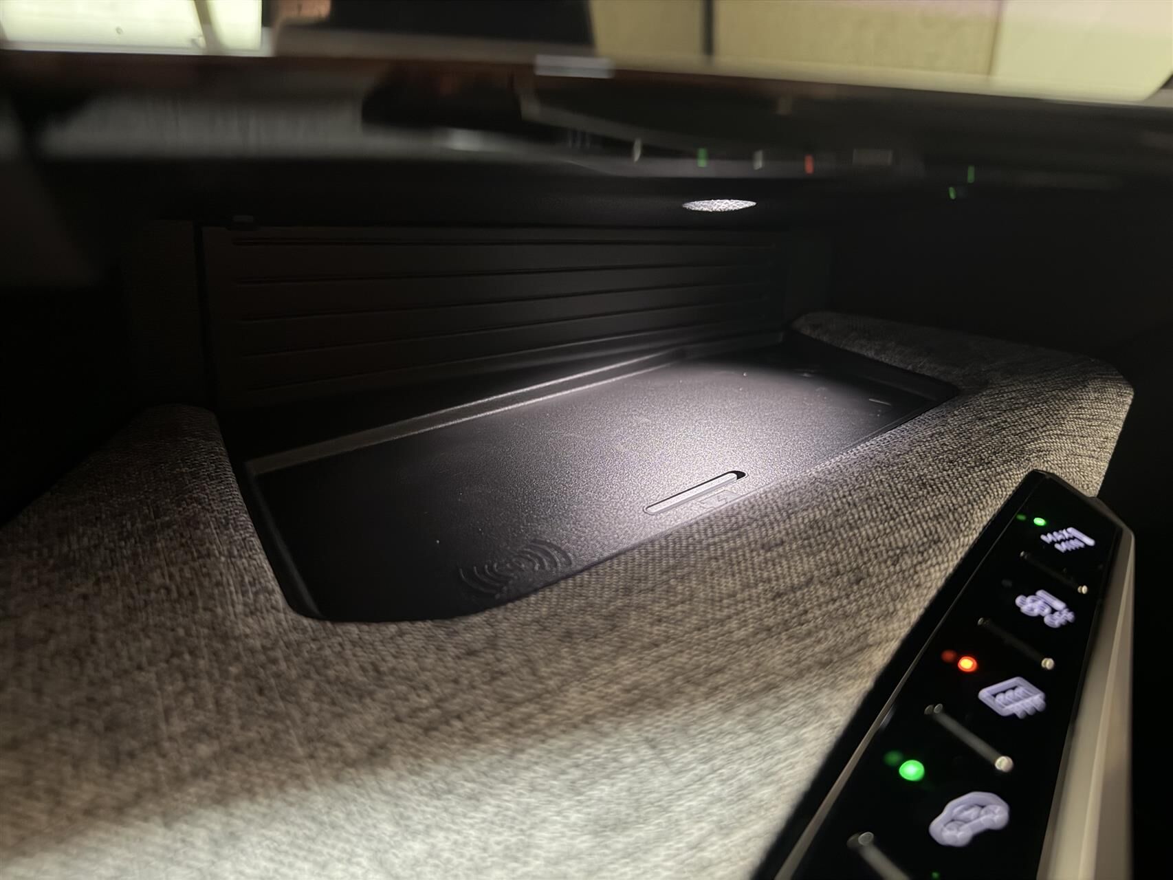 Billede af Peugeot e-5008 EL GT Pack 210HK 5d Aut.