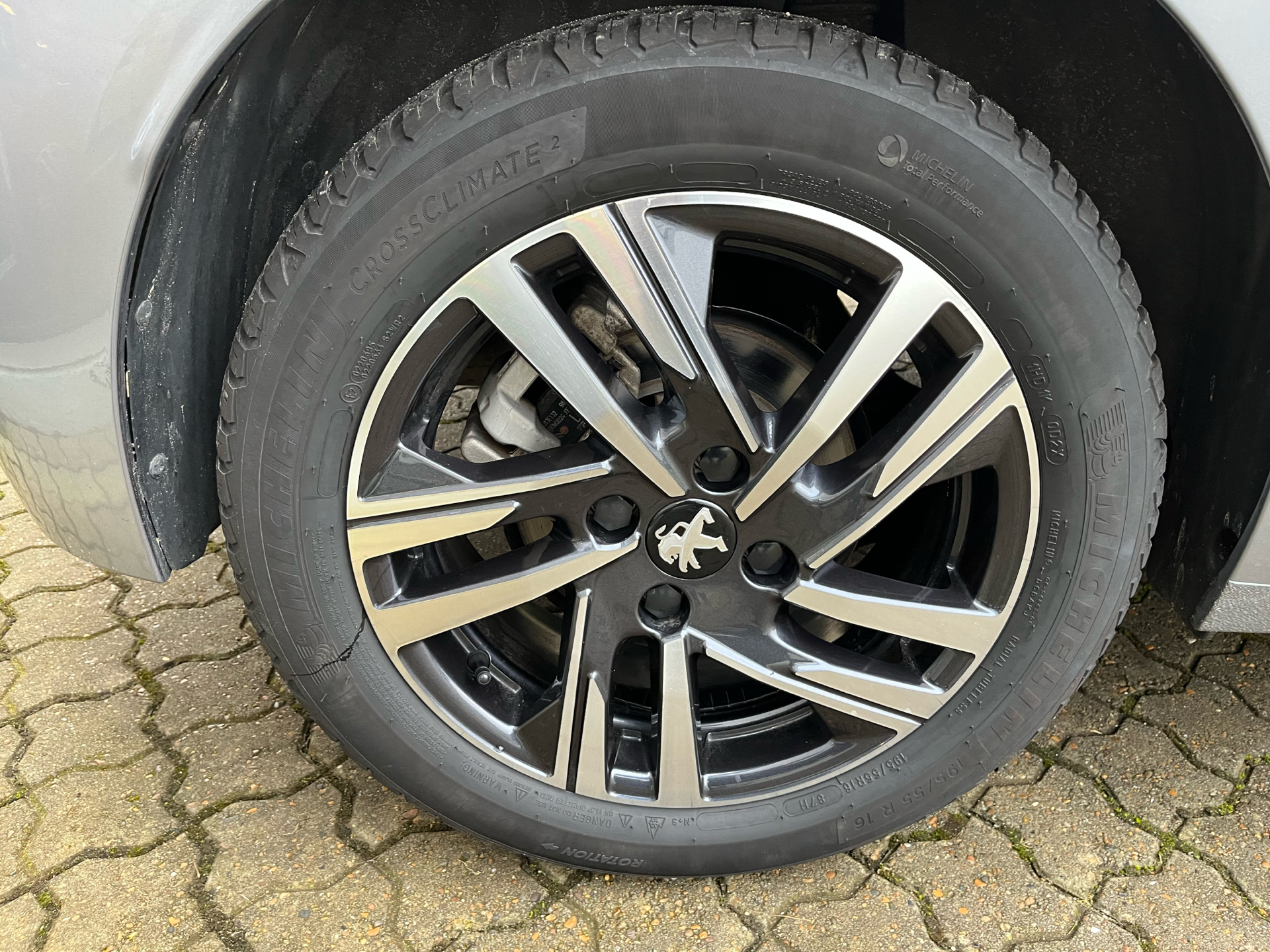 Billede af Peugeot 208 1,2 PureTech Allure 100HK 5d 6g