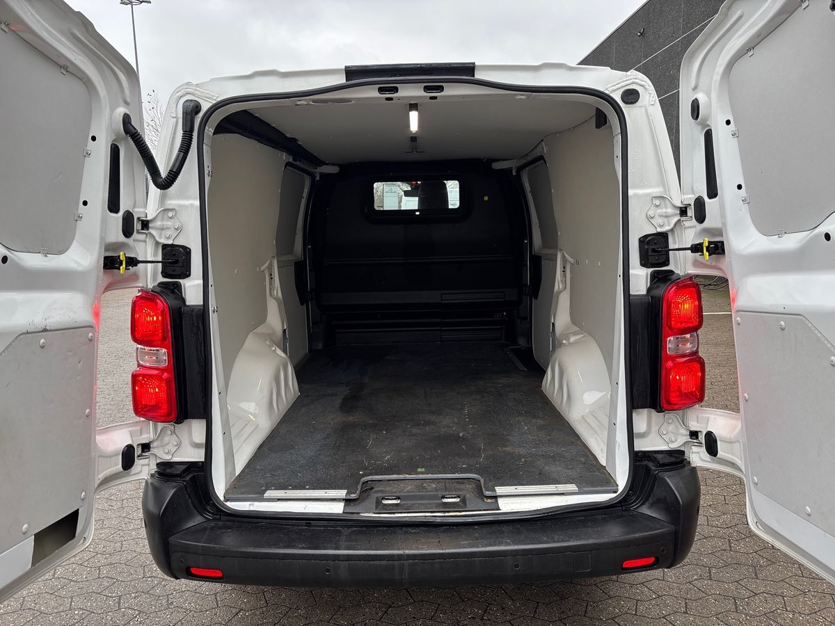 Billede af Toyota Proace Long 2,0 D Comfort Master m/dobbelt skydedør 122HK Van 8g Aut.