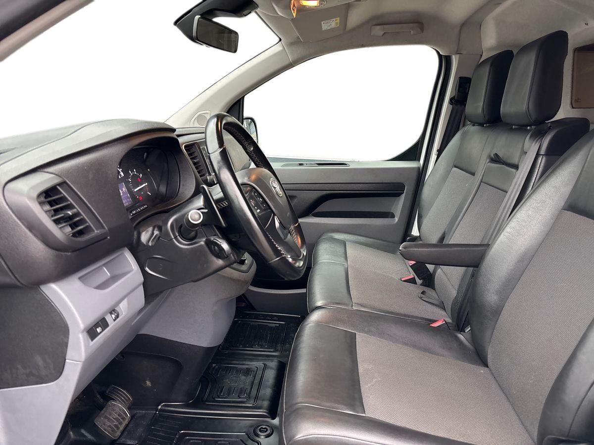 Billede af Toyota Proace Long 2,0 D Comfort Master m/dobbelt skydedør 122HK Van 8g Aut.