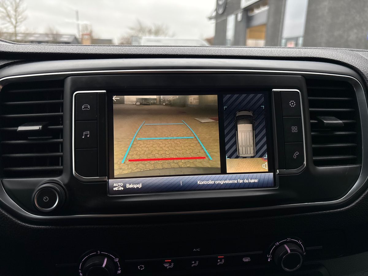 Billede af Toyota Proace Long 2,0 D Comfort Master m/dobbelt skydedør 122HK Van 8g Aut.