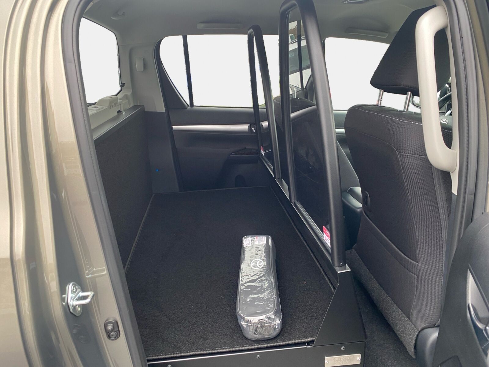 Billede af Toyota HiLux Dobb.Kab. 2,8 D-4D T3 AWD 204HK DobKab Aut.