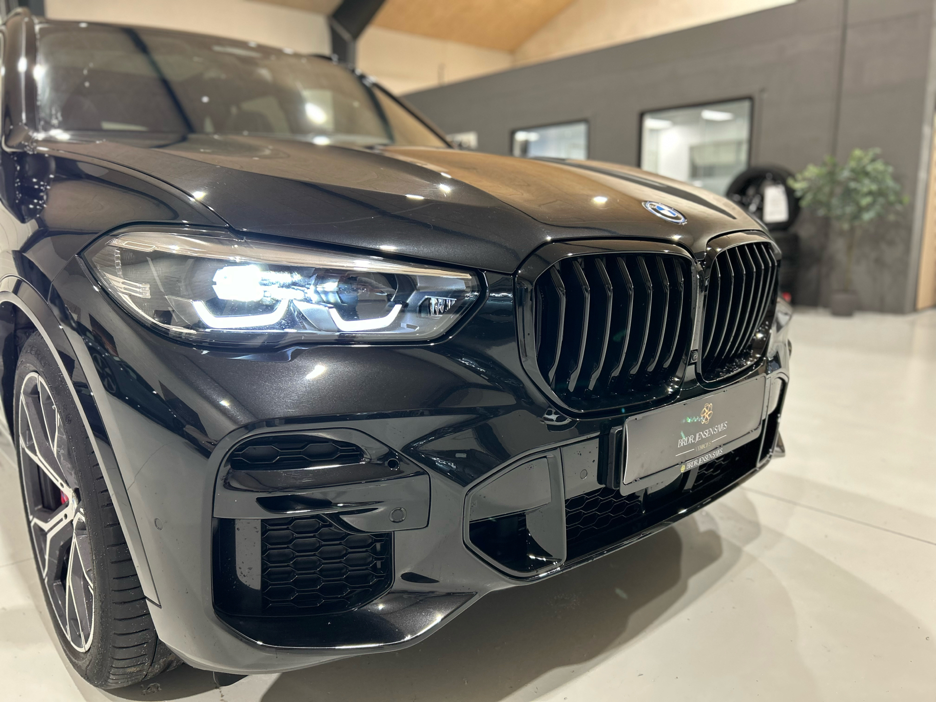 Billede af BMW X5 45e 3,0 Plugin-hybrid M-Sport XDrive Steptronic 399HK 5d 8g Aut.