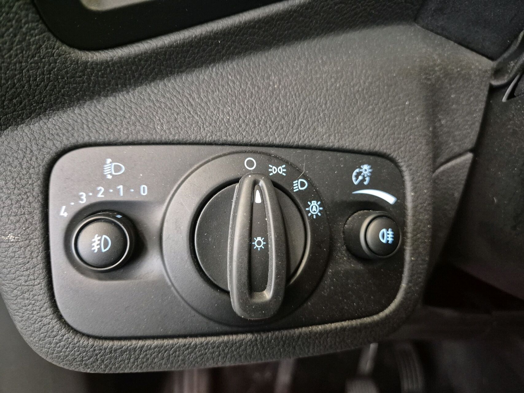 Billede af Ford C-MAX 1,5 TDCi Titanium 120HK 6g