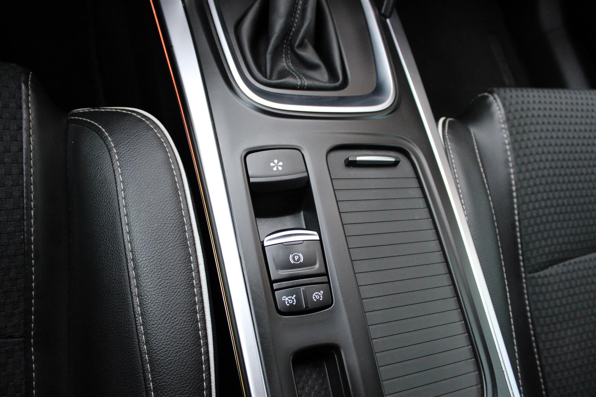 Billede af Renault Mégane Sport Tourer 1,5 Blue DCi Bose EDC 115HK Stc 7g Aut.